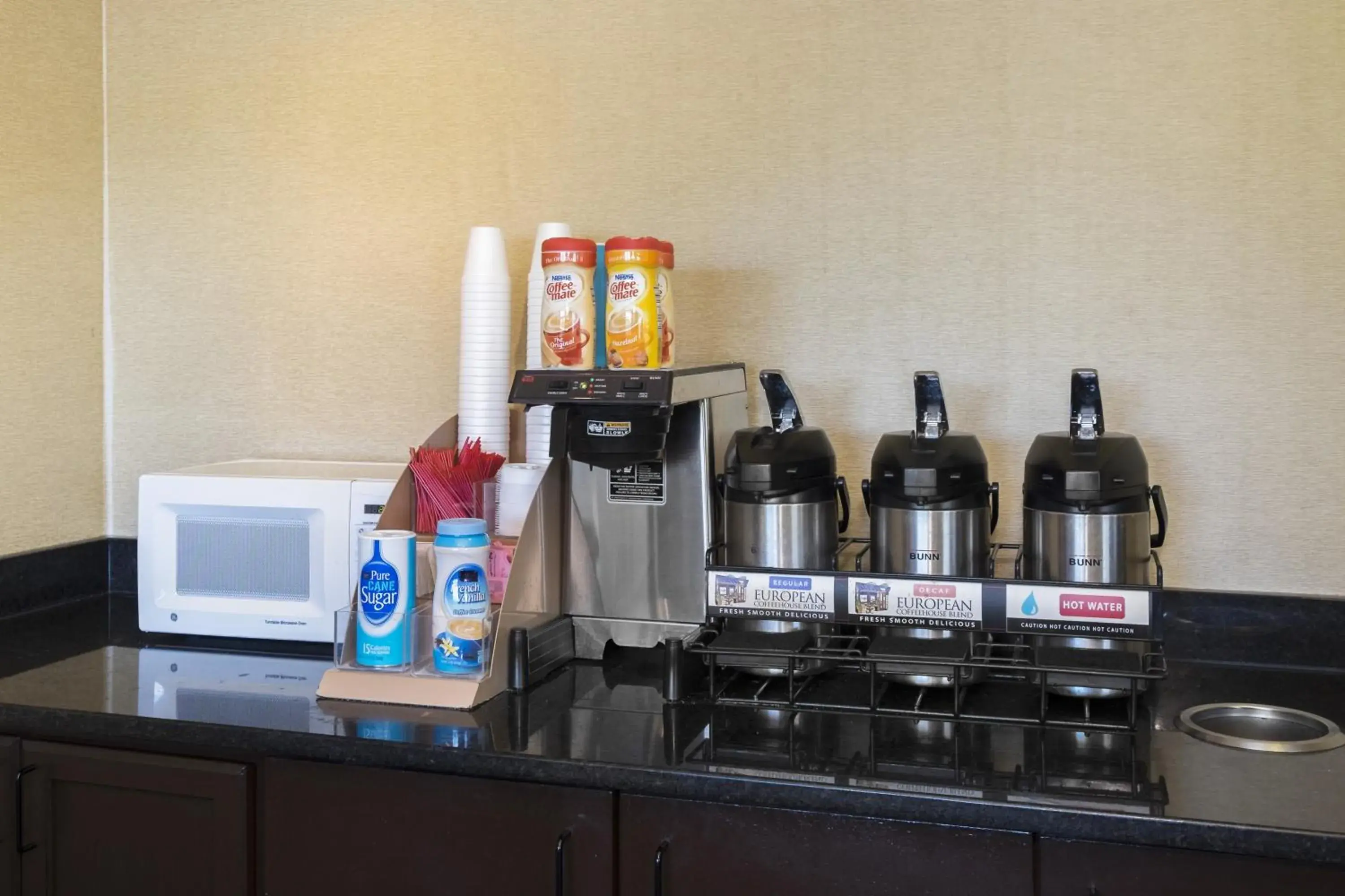 Lobby or reception in Red Roof Inn Cincinnati - Sharonville Lobby or reception in Red Roof Inn Cincinnati - Sharonville