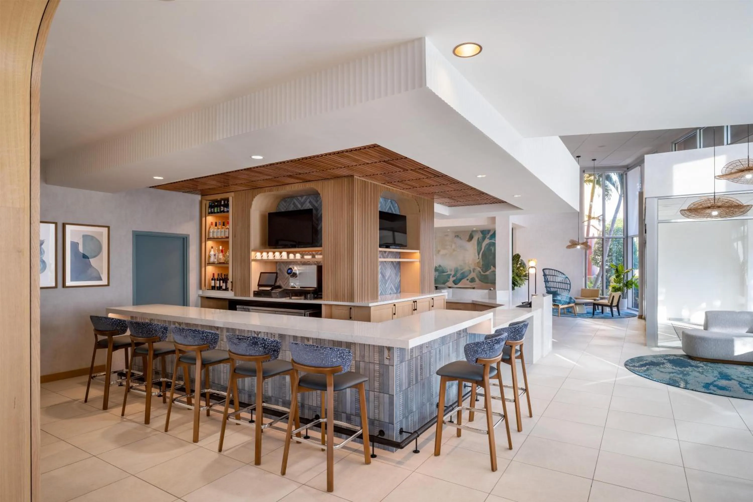 Lounge or bar in Hyatt Place Fort Myers Estero - Newly Renovated