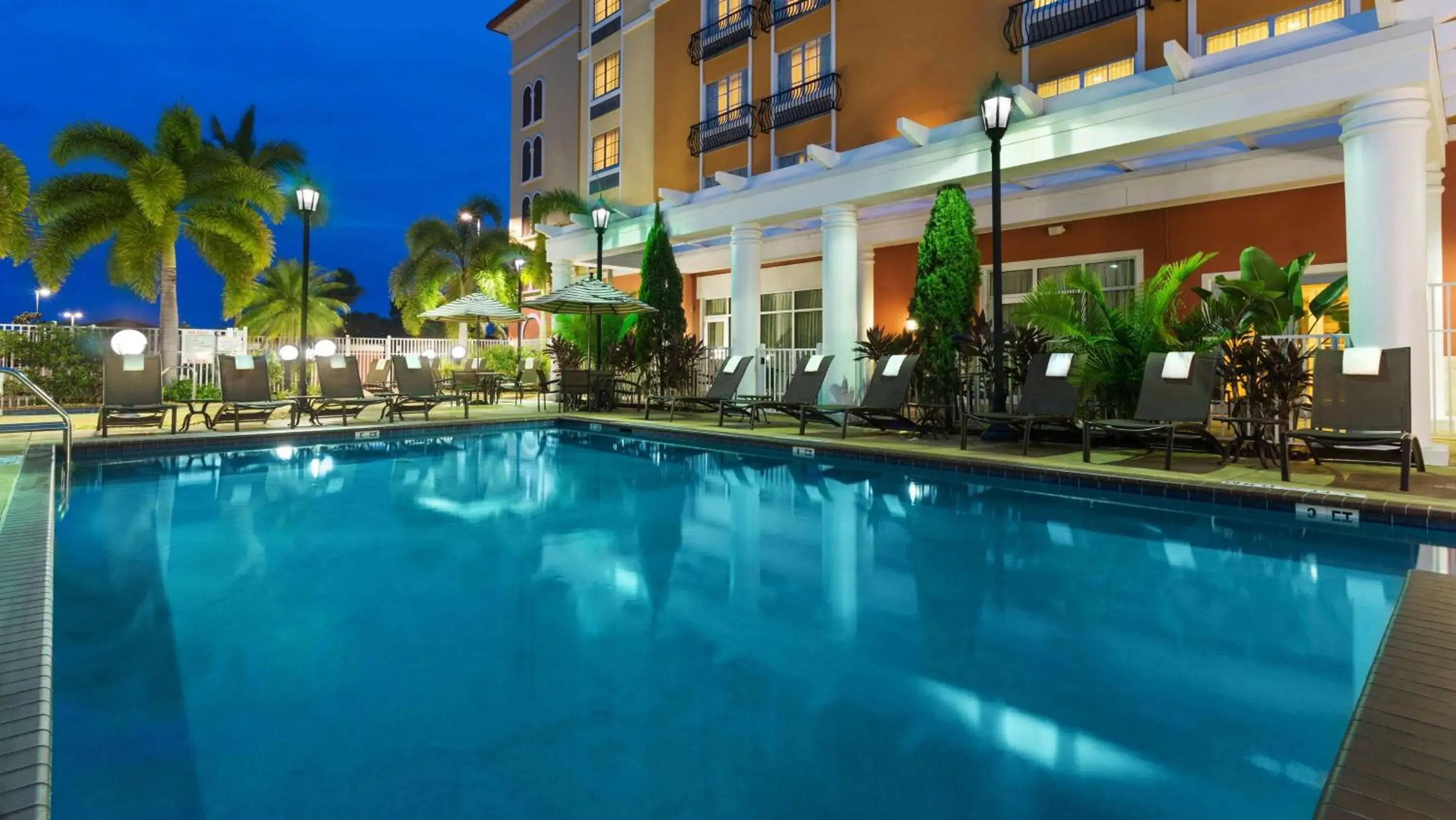 Swimming pool in Hyatt Place Coconut Point Swimming pool in Hyatt Place Coconut Point