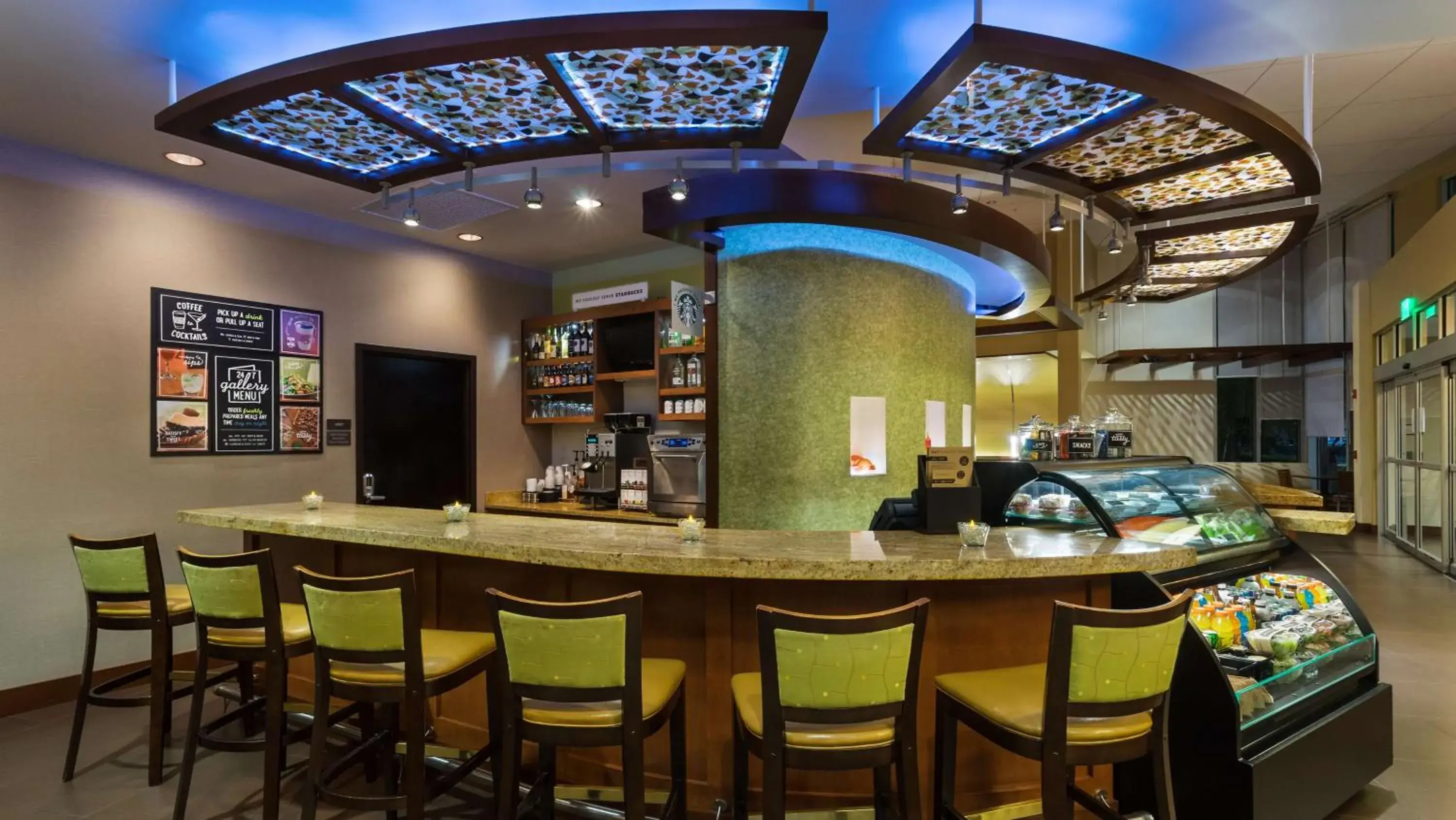 Lounge or bar in Hyatt Place Coconut Point Lounge or bar in Hyatt Place Coconut Point