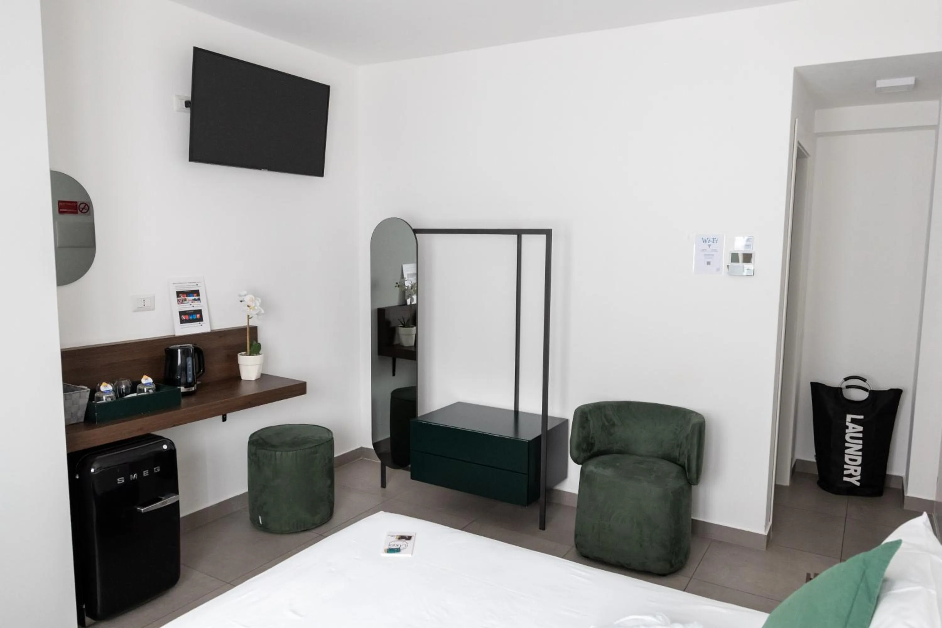 Bedroom, Bed in B&B I LAKE IT BELLAGIO