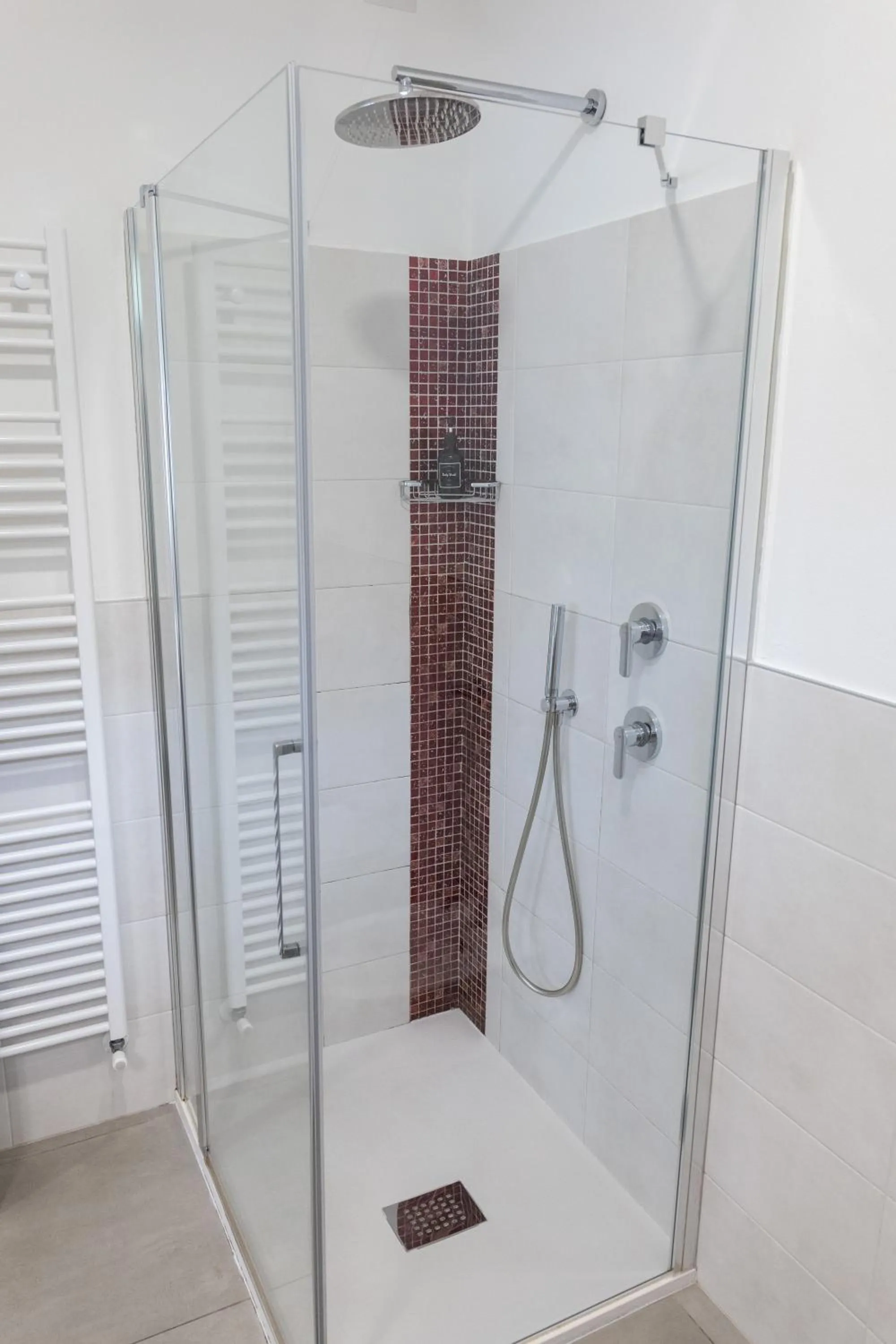 Shower in B&B I LAKE IT BELLAGIO