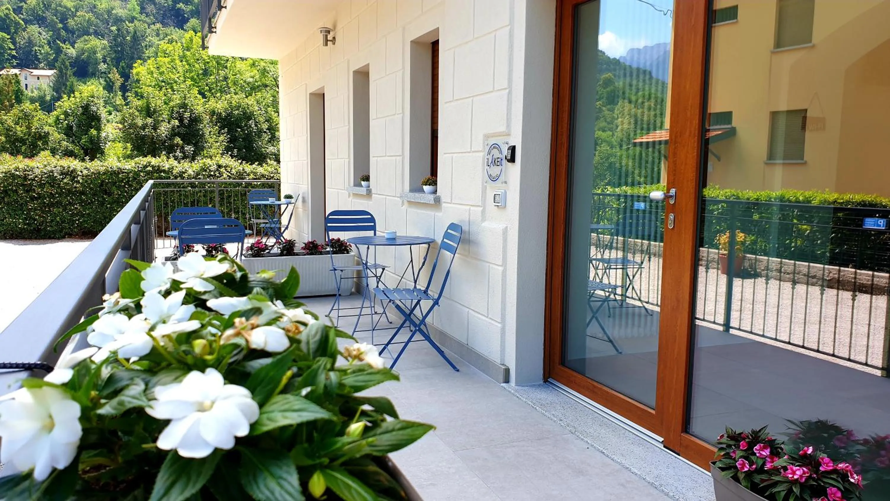 Property building in B&B I LAKE IT BELLAGIO