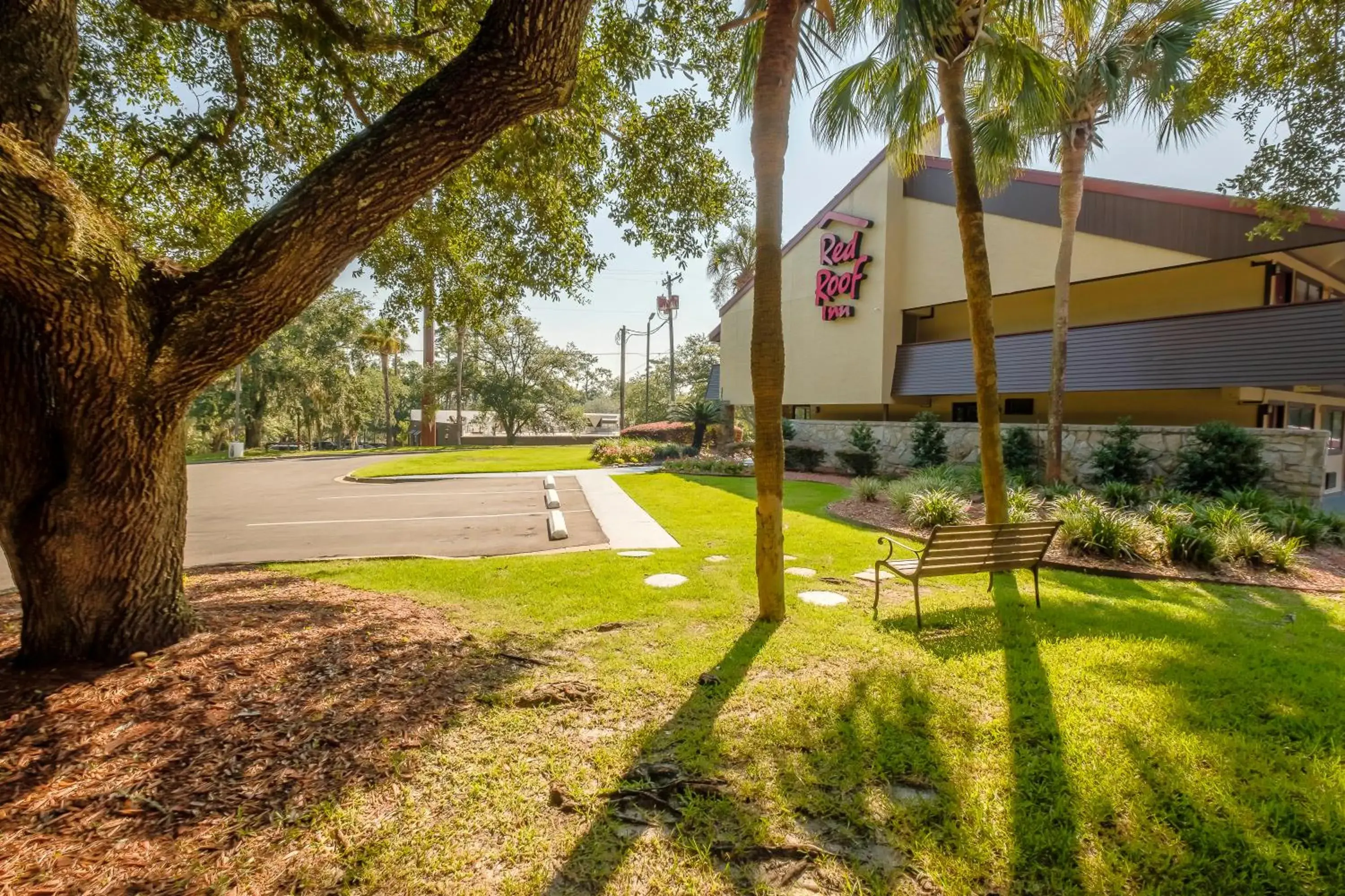 Property building in Red Roof Inn Tallahassee - University Property building in Red Roof Inn Tallahassee - University