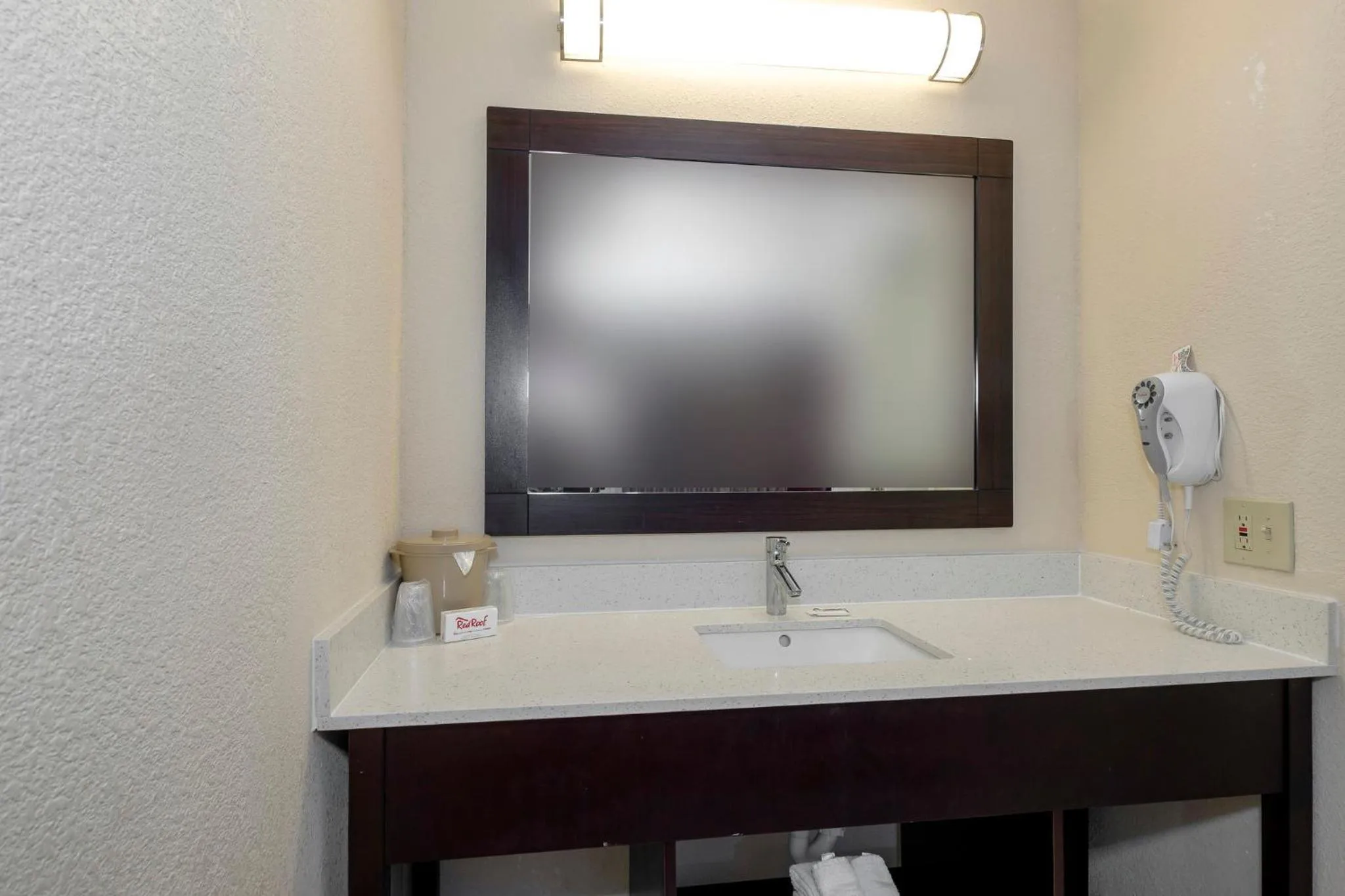 Bathroom in Red Roof Inn Tallahassee - University