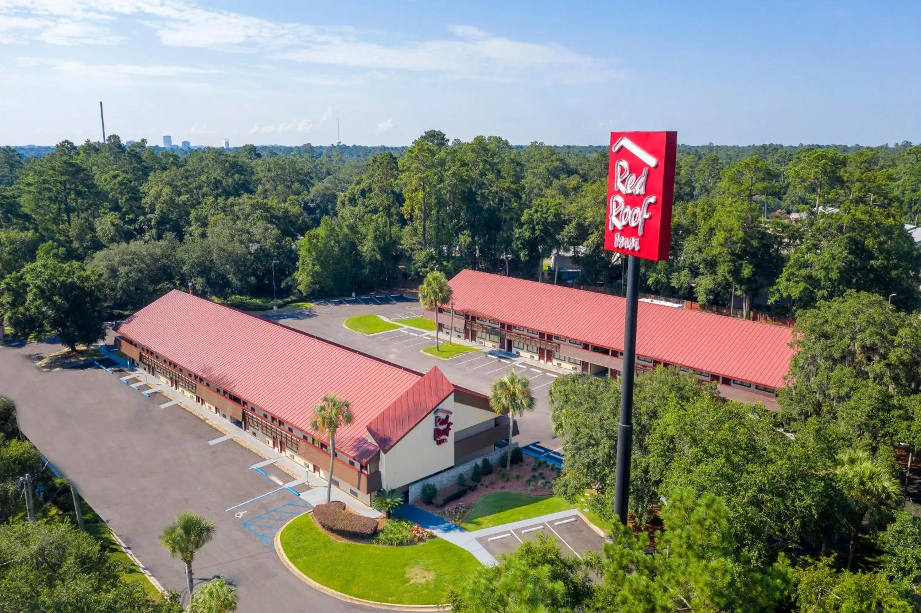 Property building in Red Roof Inn Tallahassee - University Property building in Red Roof Inn Tallahassee - University