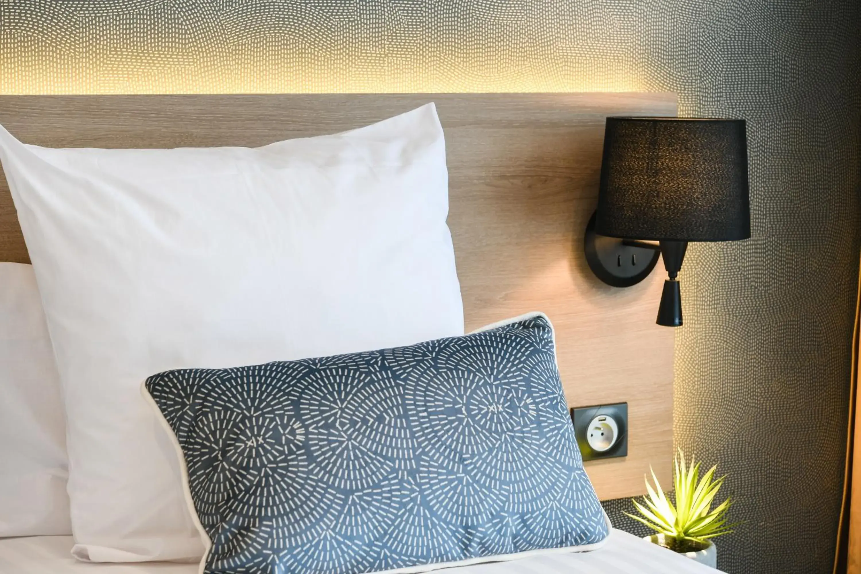 Bedroom, Bed in Best Western Plus Le Havre Centre Gare Bedroom, Bed in Best Western Plus Le Havre Centre Gare