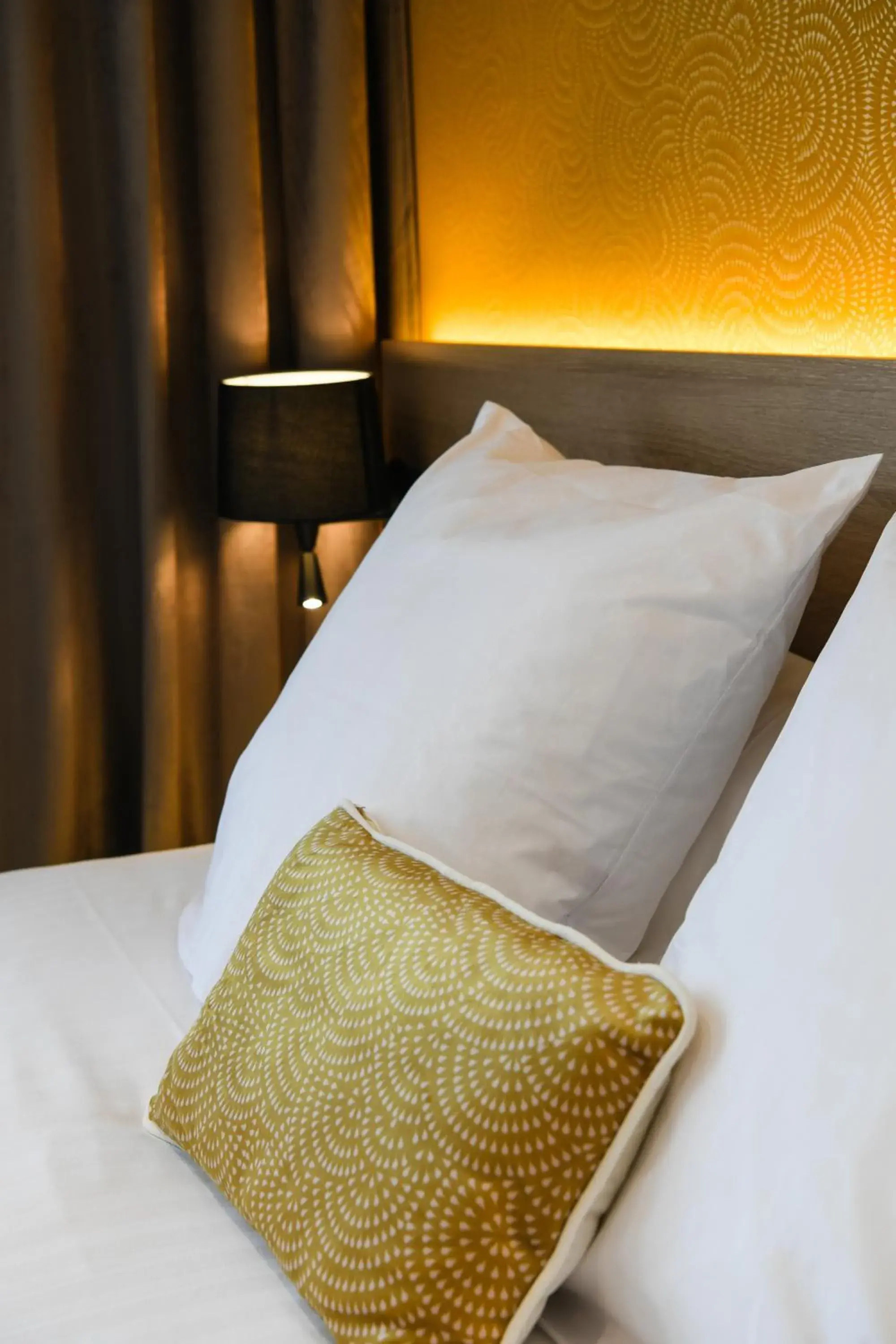 Bedroom, Bed in Best Western Plus Le Havre Centre Gare Bedroom, Bed in Best Western Plus Le Havre Centre Gare