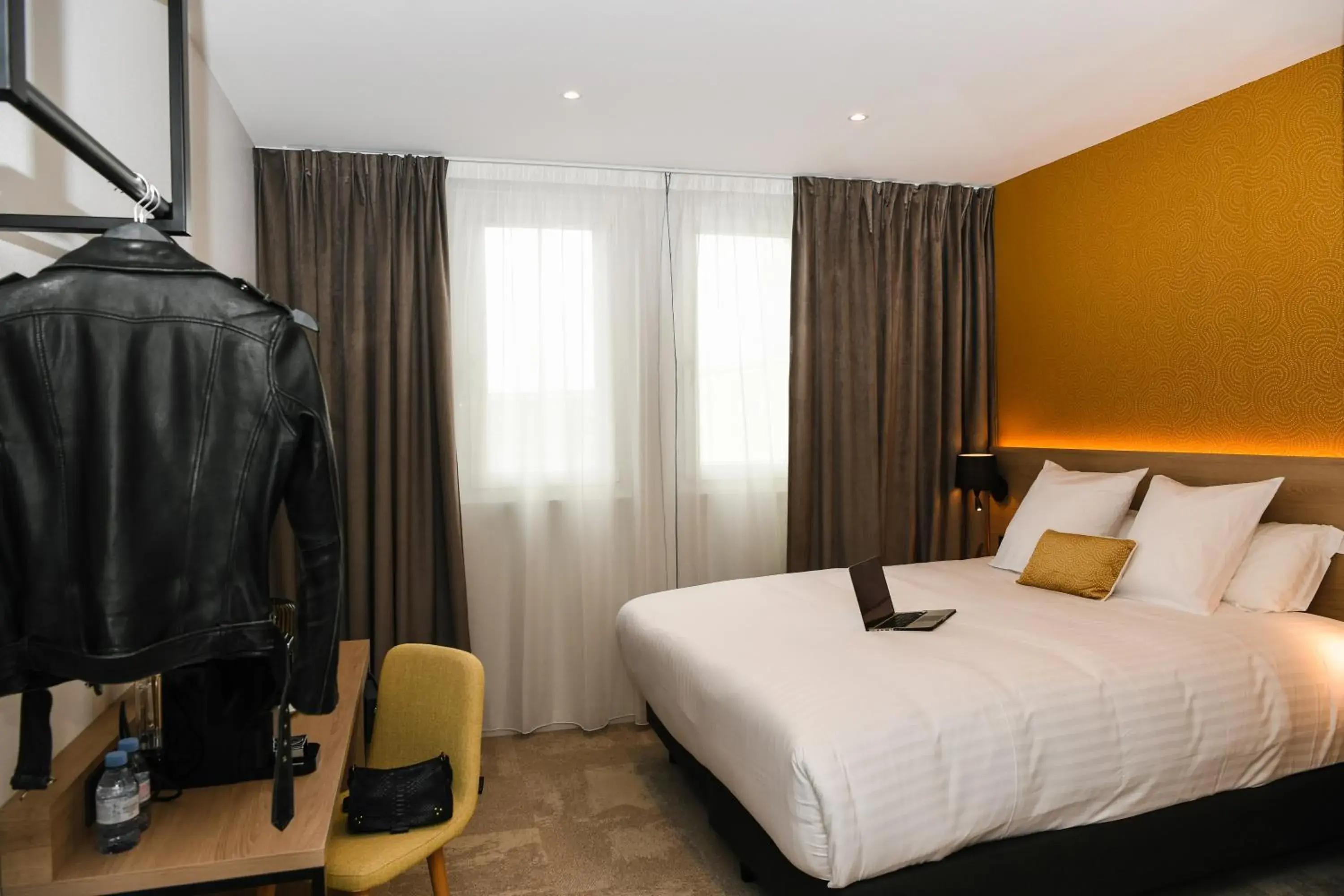 Bedroom, Bed in Best Western Plus Le Havre Centre Gare Bedroom, Bed in Best Western Plus Le Havre Centre Gare