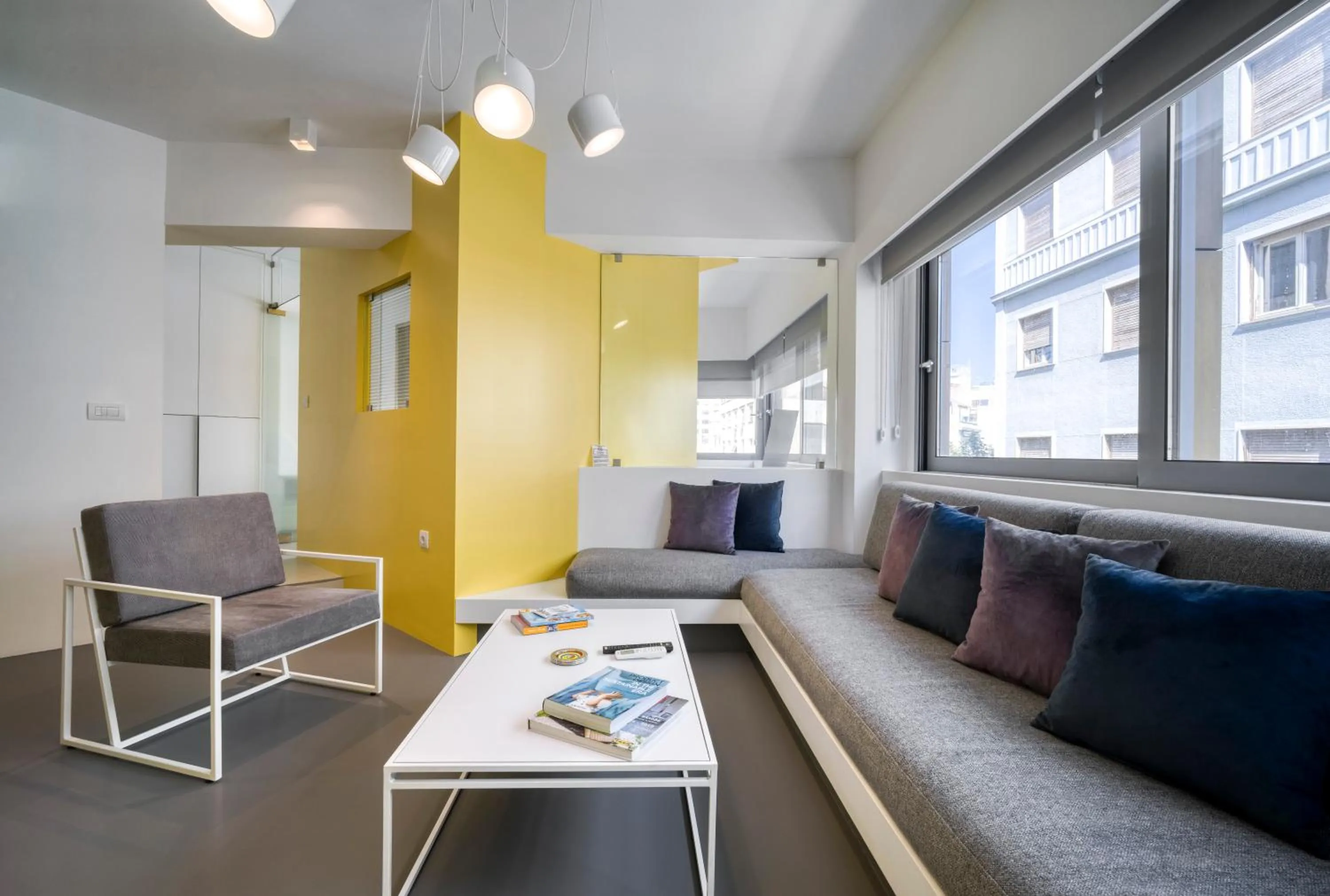 Living room in Athens Color Cube