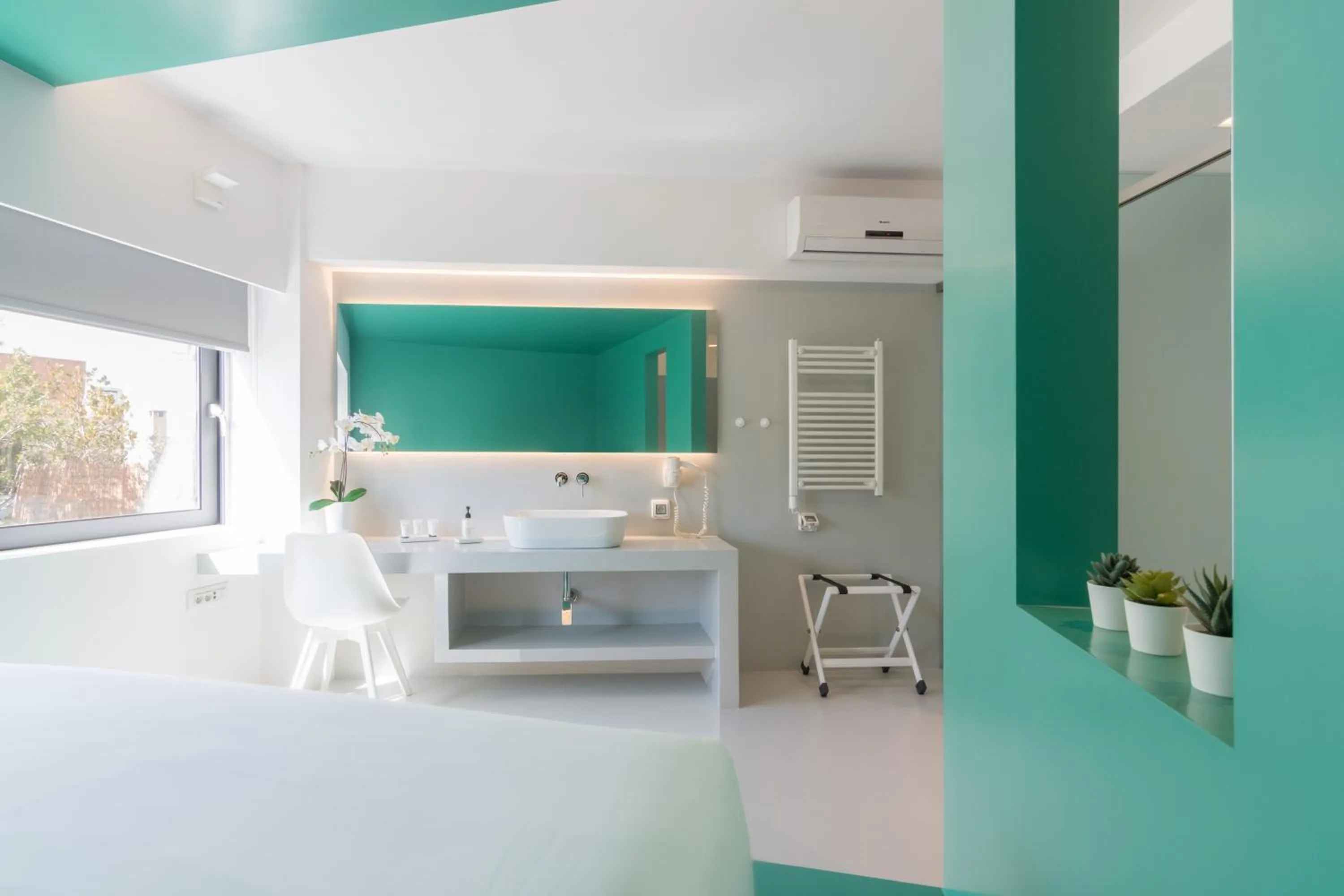 Bedroom, Bed in Athens Color Cube
