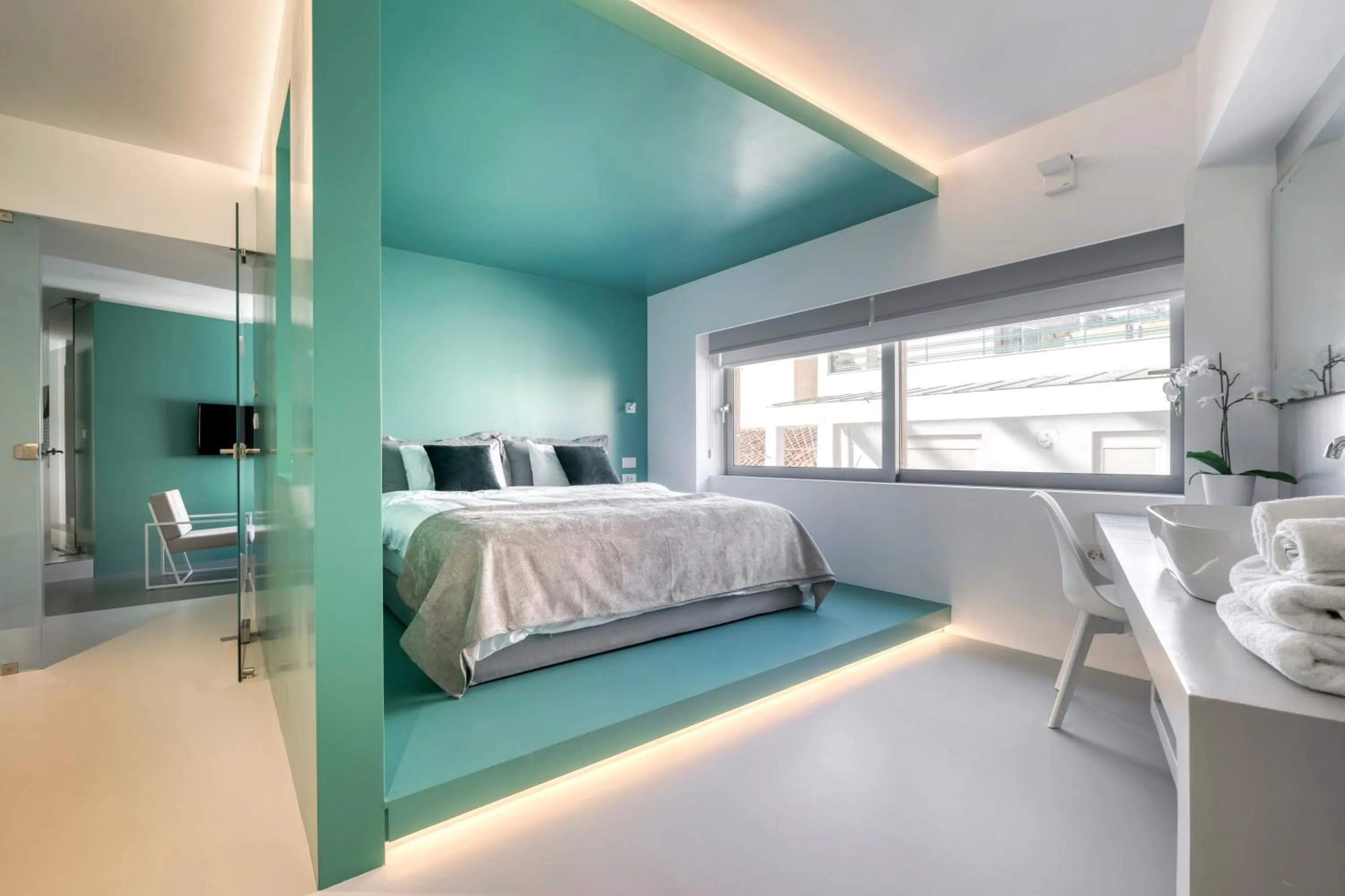 Bedroom, Bed in Athens Color Cube