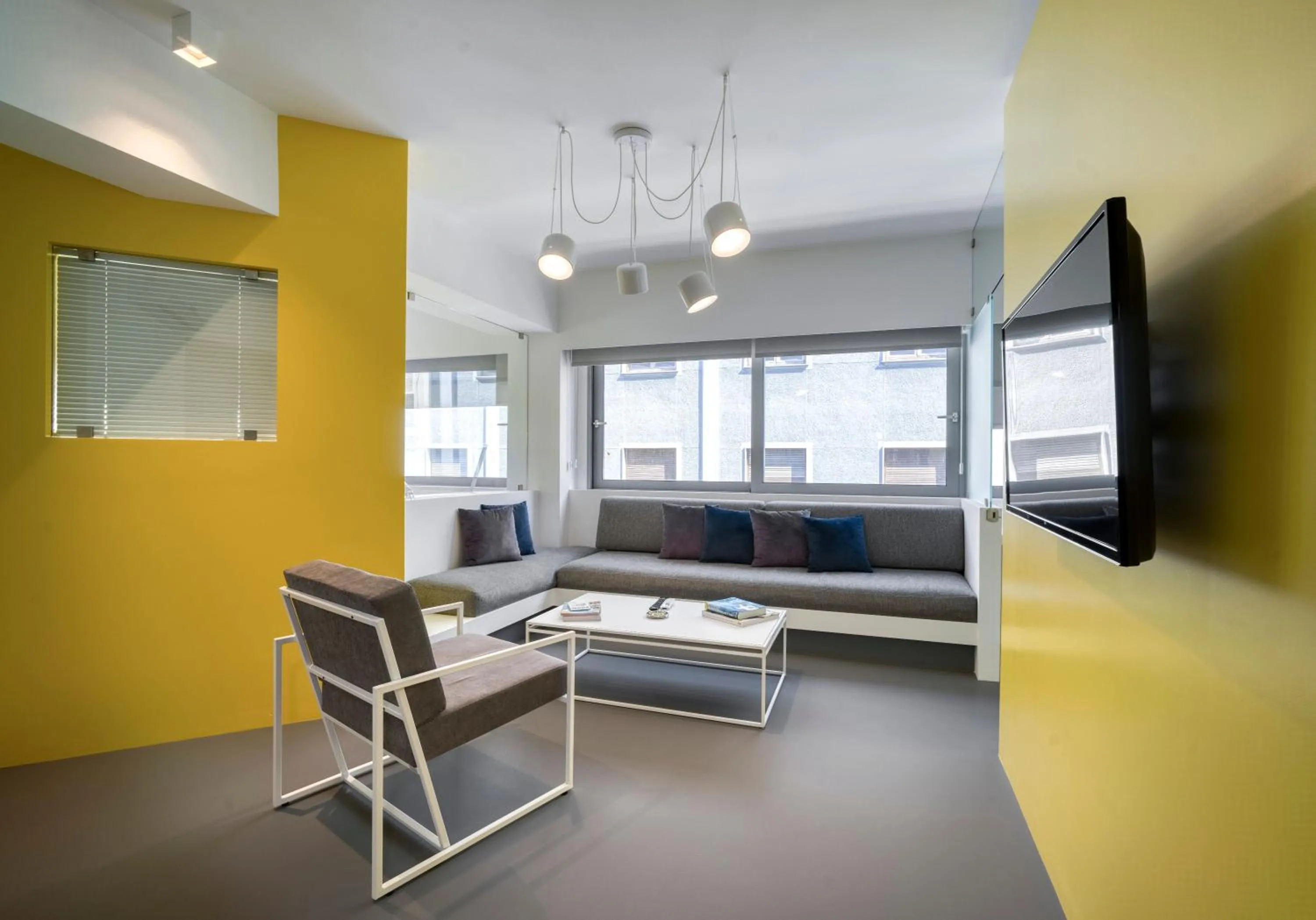 Living room in Athens Color Cube