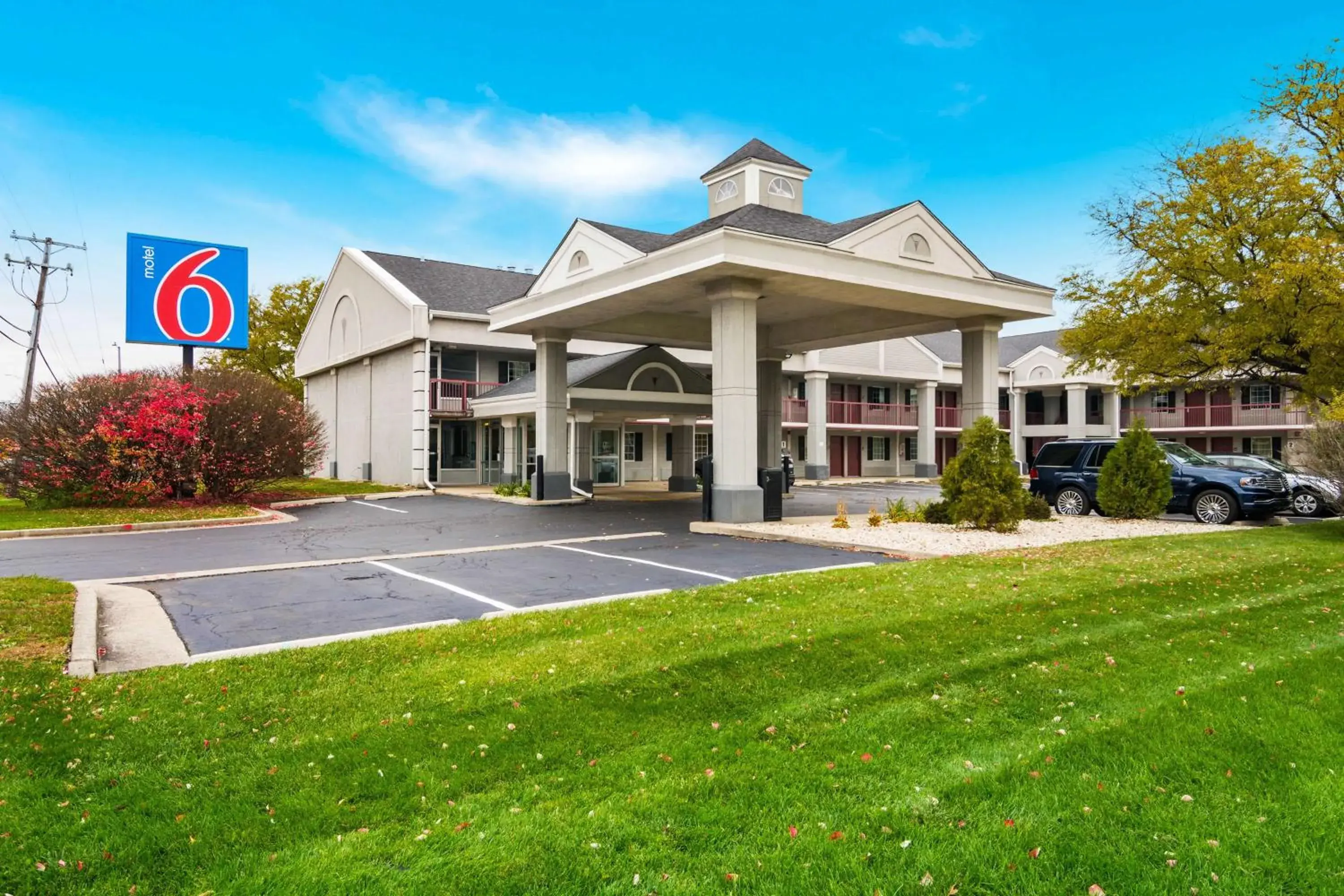 Property building in Motel 6-Alsip, IL Property building in Motel 6-Alsip, IL