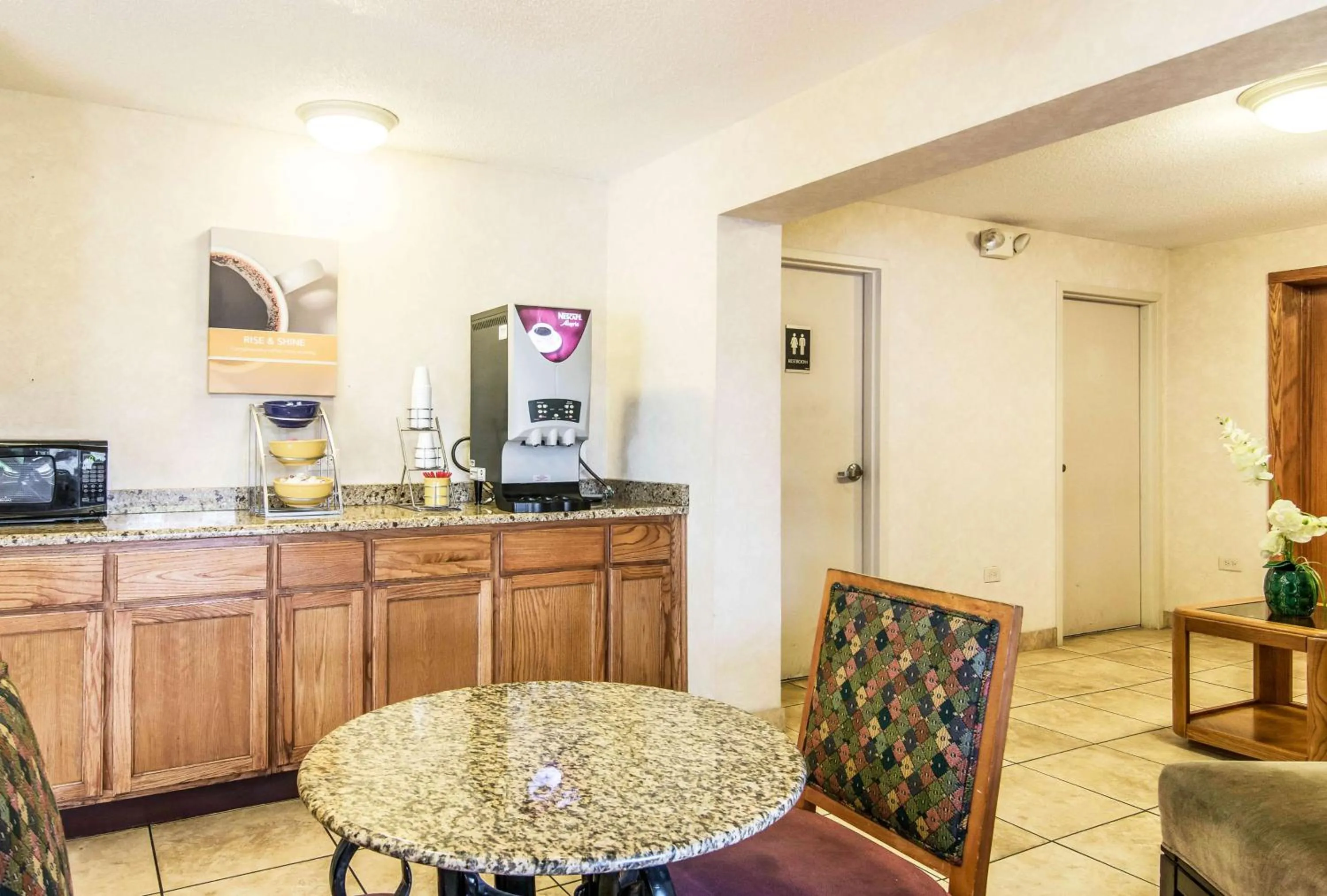 Coffee/tea facilities in Motel 6-Alsip, IL