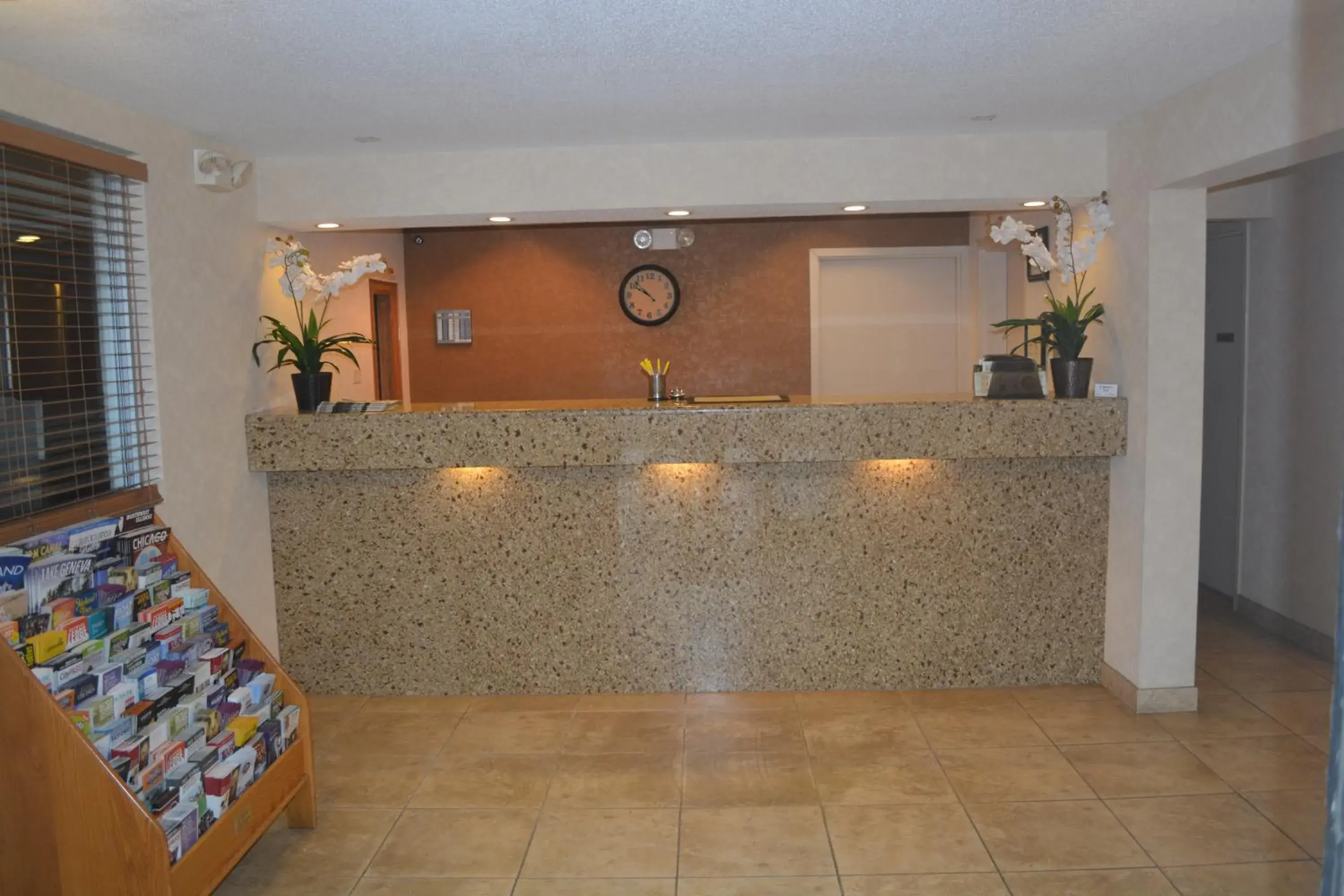 Lobby or reception in Motel 6-Alsip, IL Lobby or reception in Motel 6-Alsip, IL