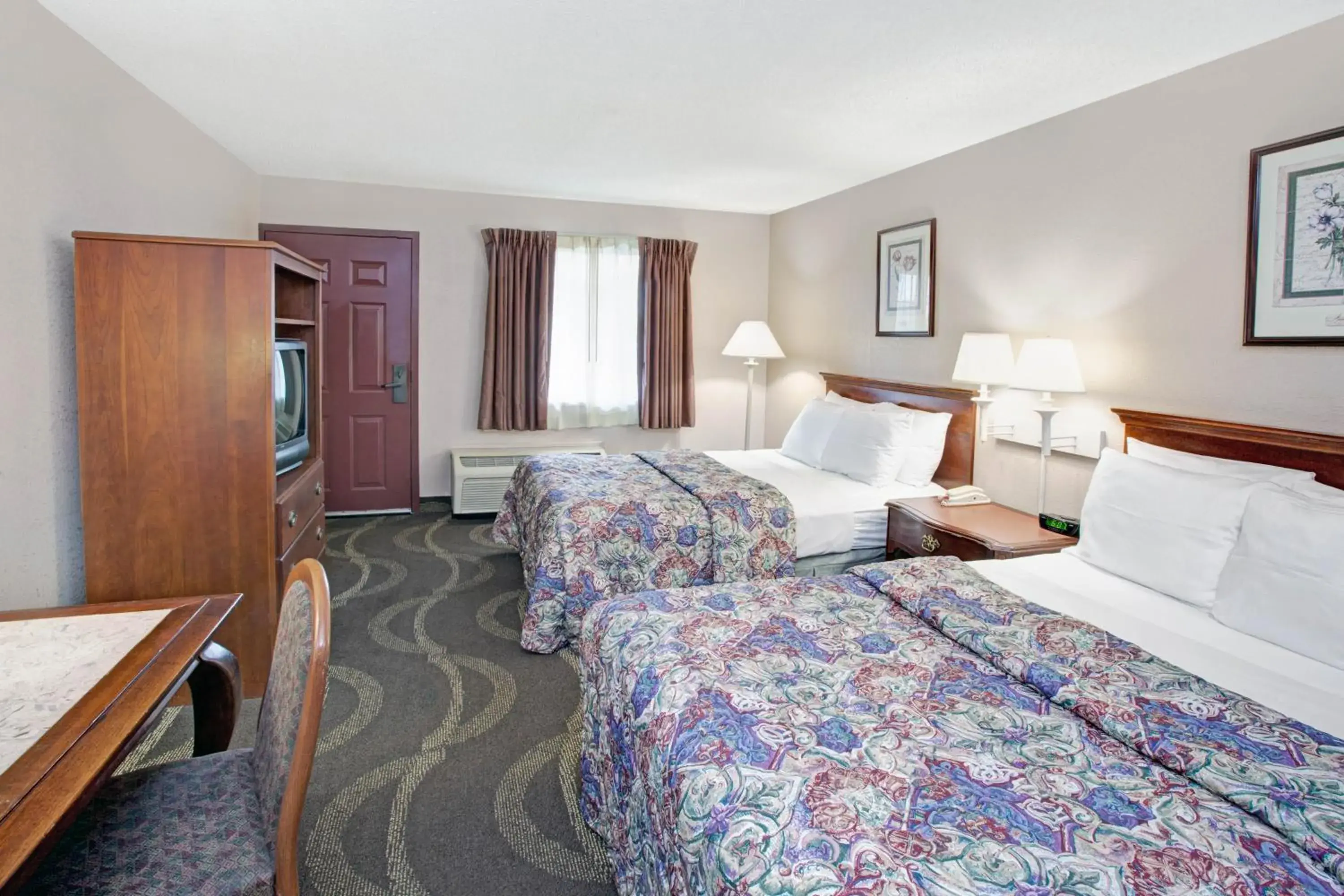 Bed in Motel 6-Alsip, IL Bed in Motel 6-Alsip, IL