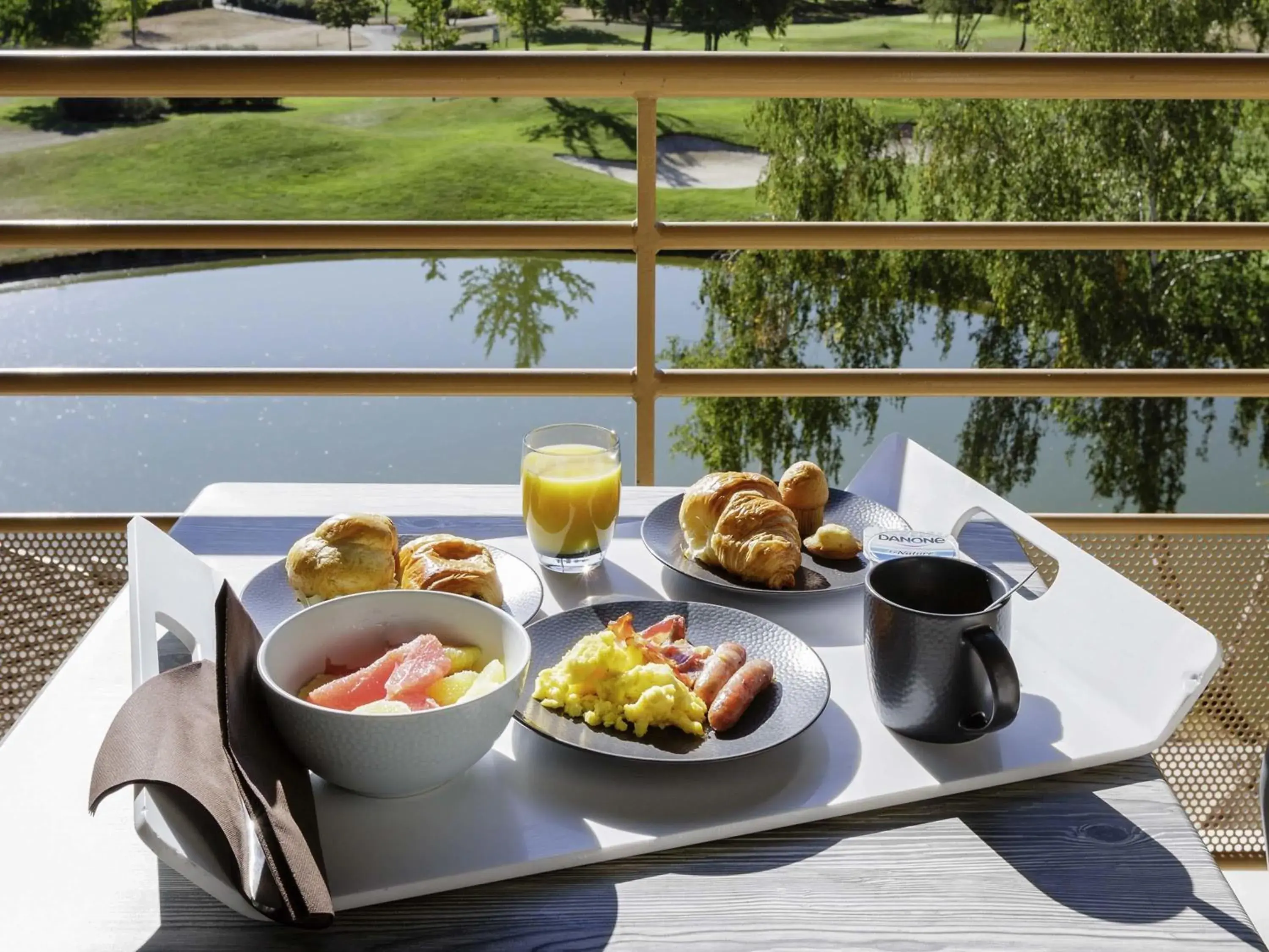 Bedroom in Mercure Orléans Portes de Sologne Bedroom in Mercure Orléans Portes de Sologne