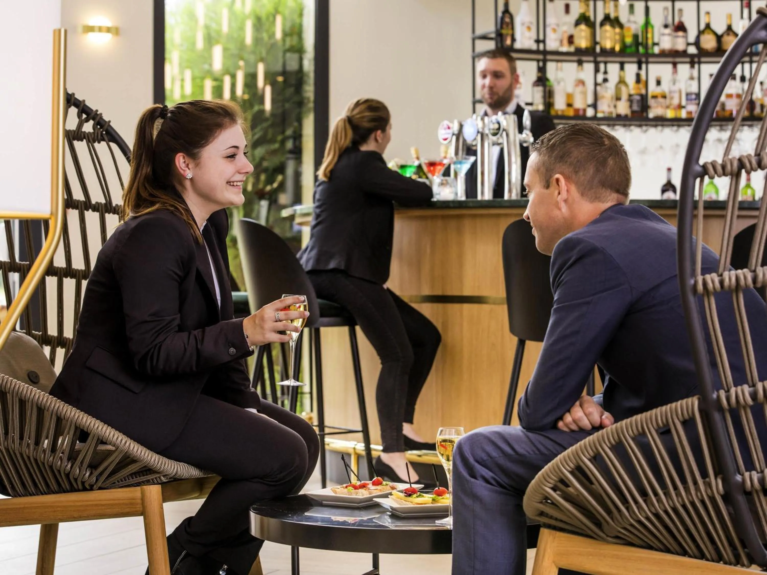 Lounge or bar in Mercure Orléans Portes de Sologne