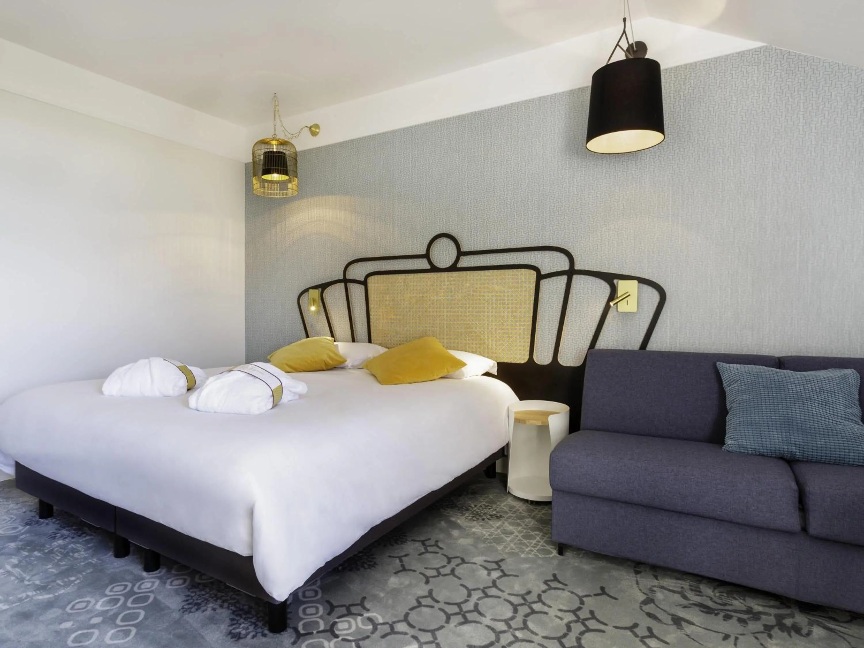 Bedroom, Bed in Mercure Orléans Portes de Sologne