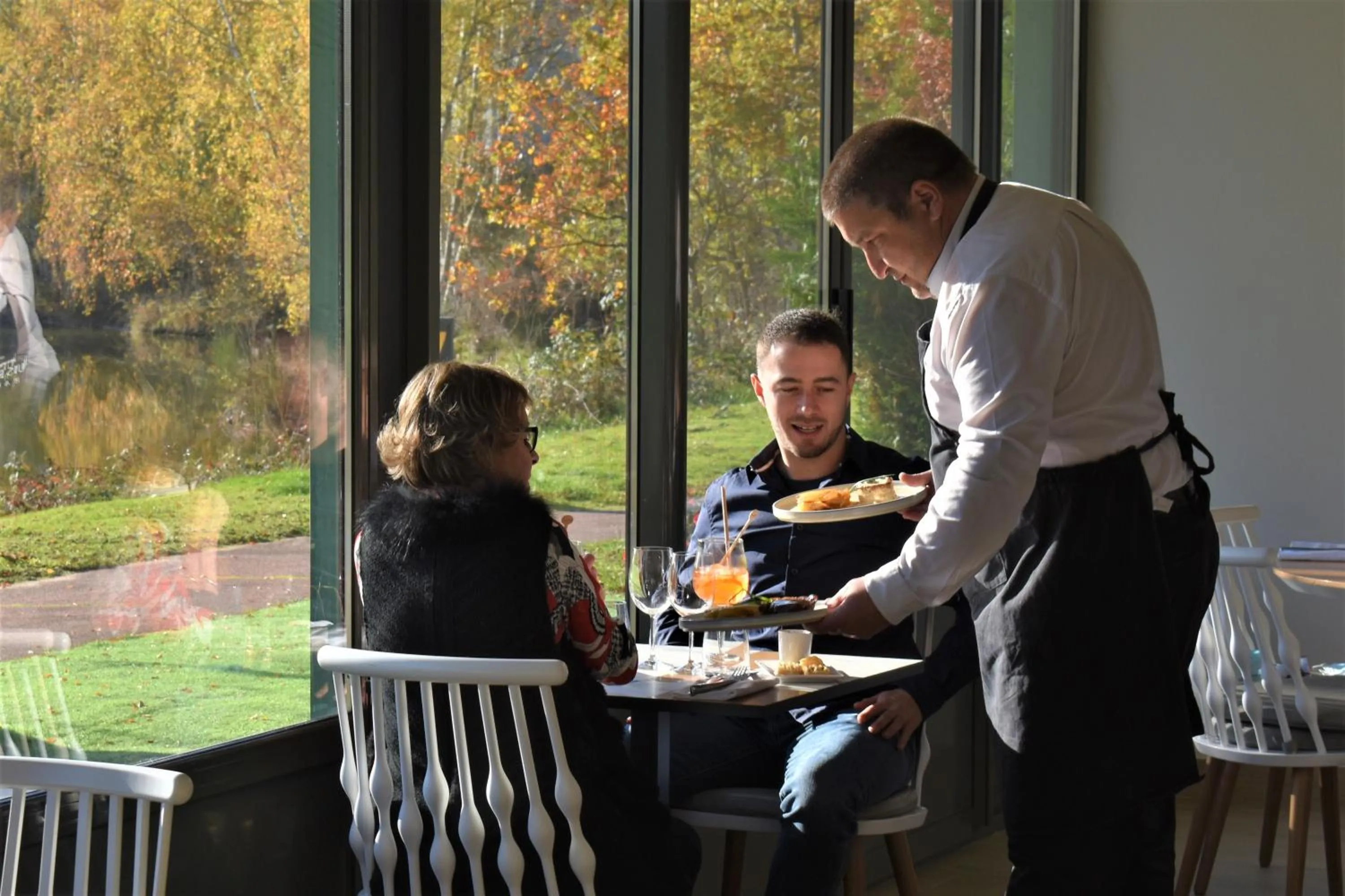 Restaurant/places to eat in Mercure Orléans Portes de Sologne