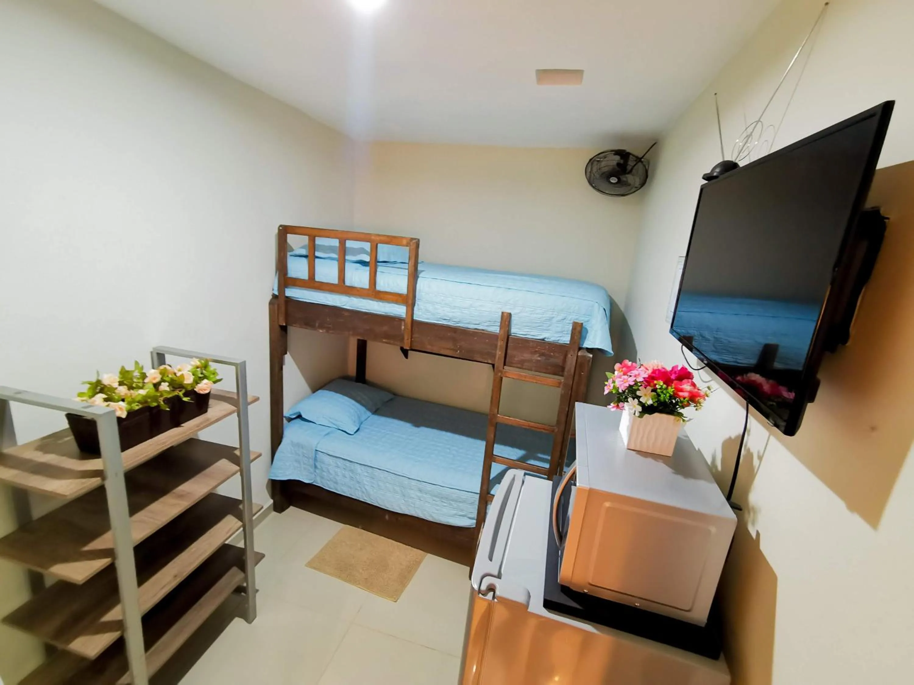Single Room with Private Bathroom - single occupancy in Posada Bugambilia