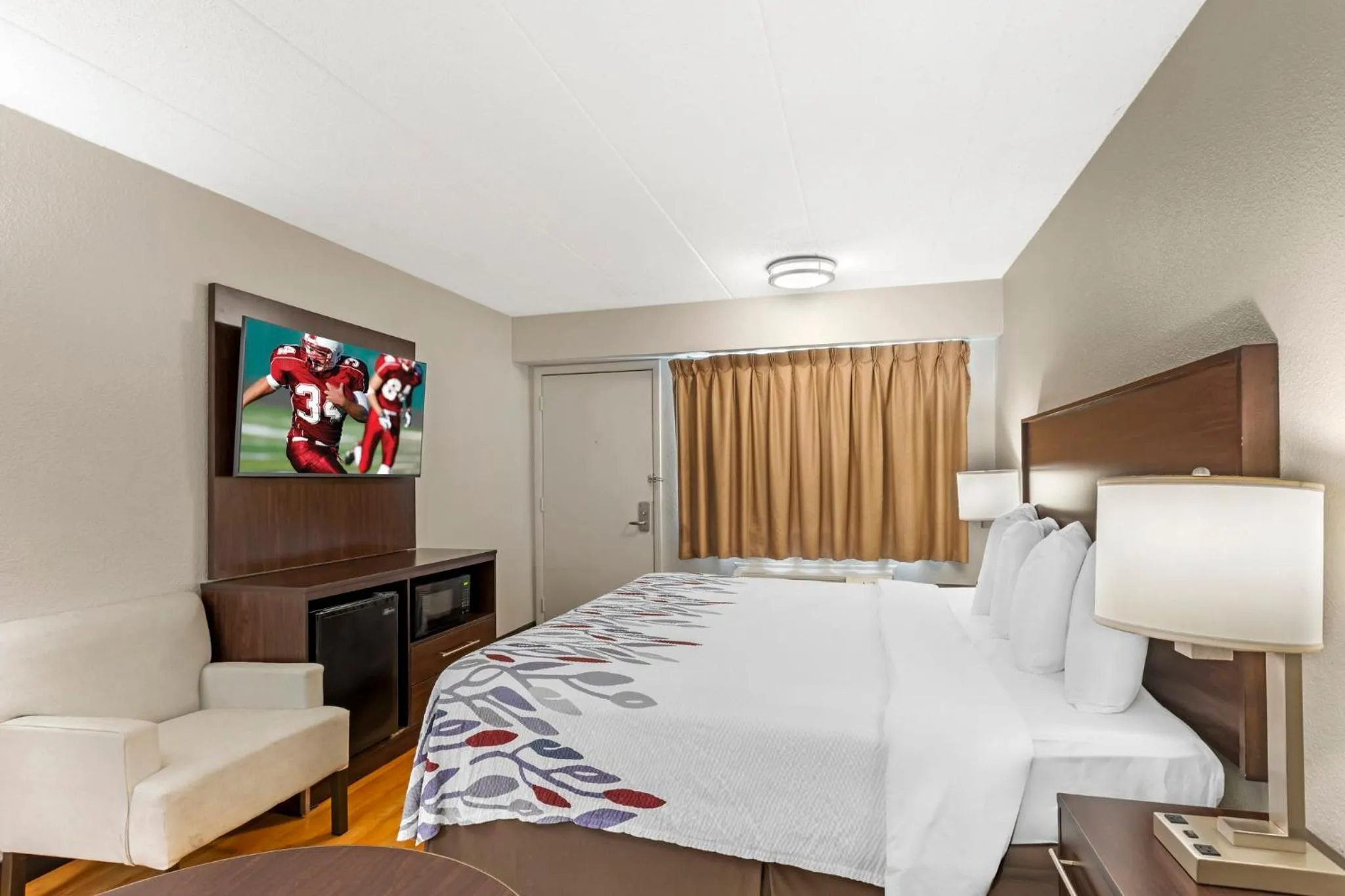 Bedroom, Bed in Red Roof Inn Milwaukee Airport Oak Creek