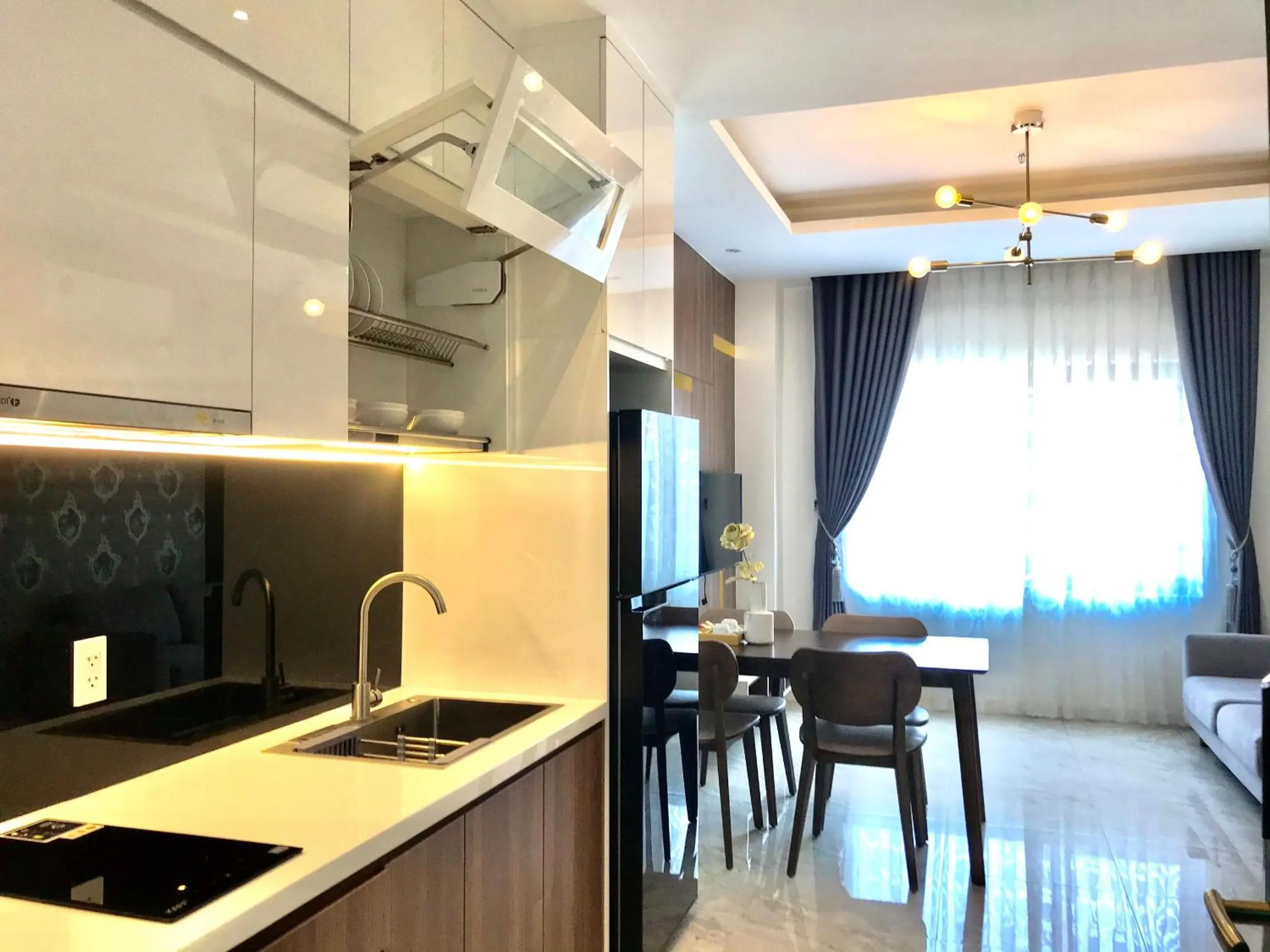 Kitchen or kitchenette in ELIZABETH HOTEL