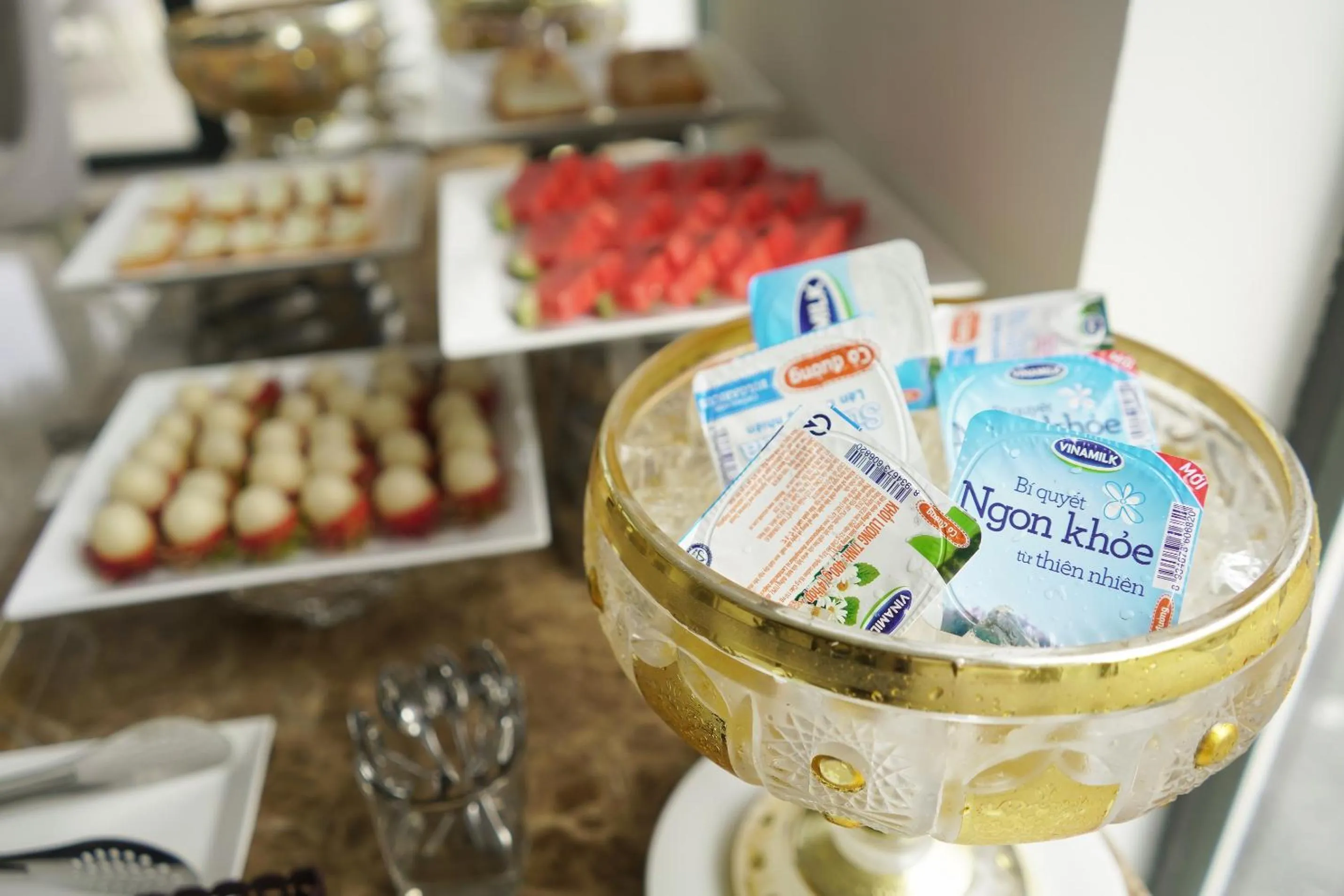 Food and drinks in ELIZABETH HOTEL