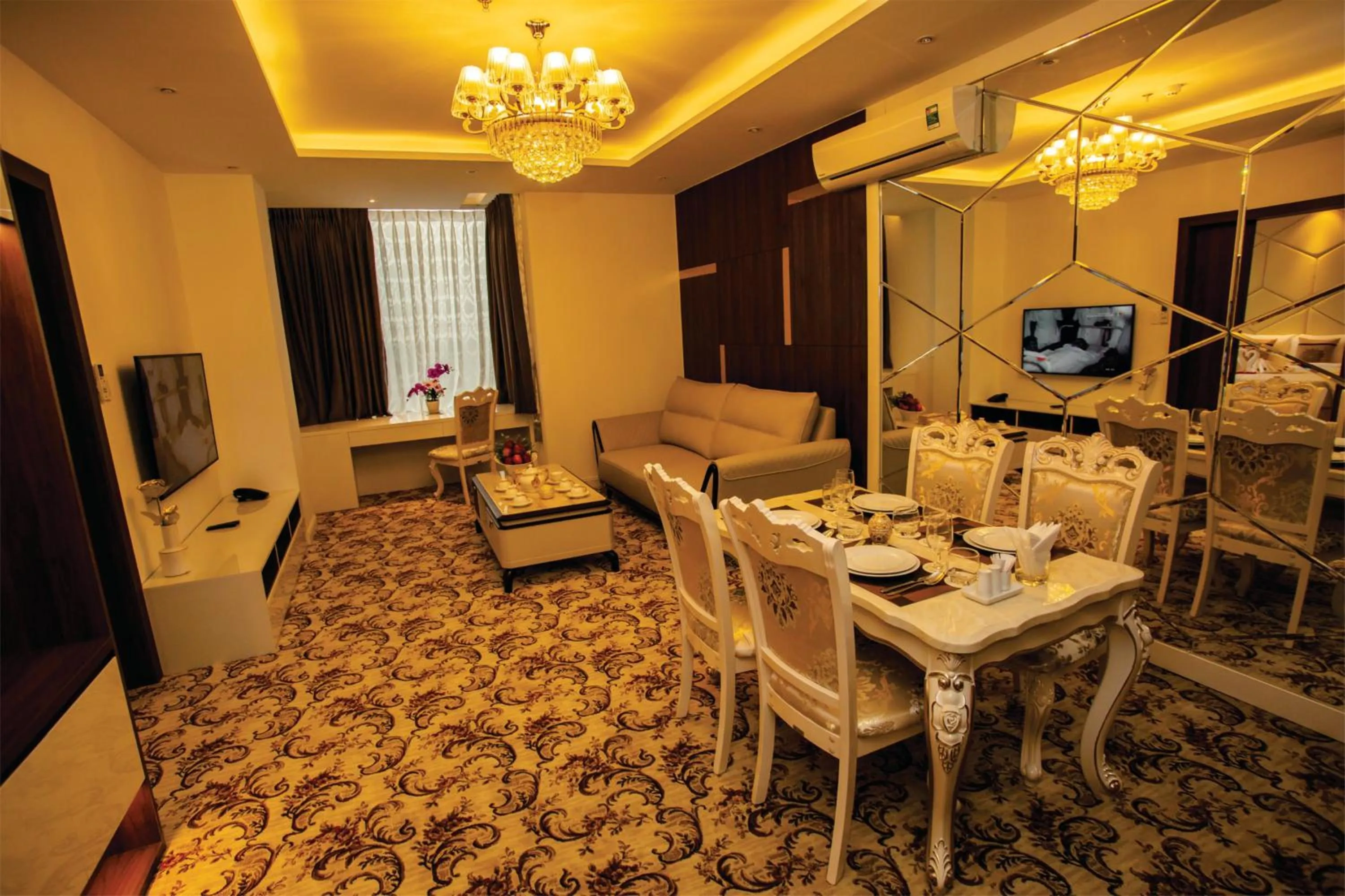 Living room in ELIZABETH HOTEL