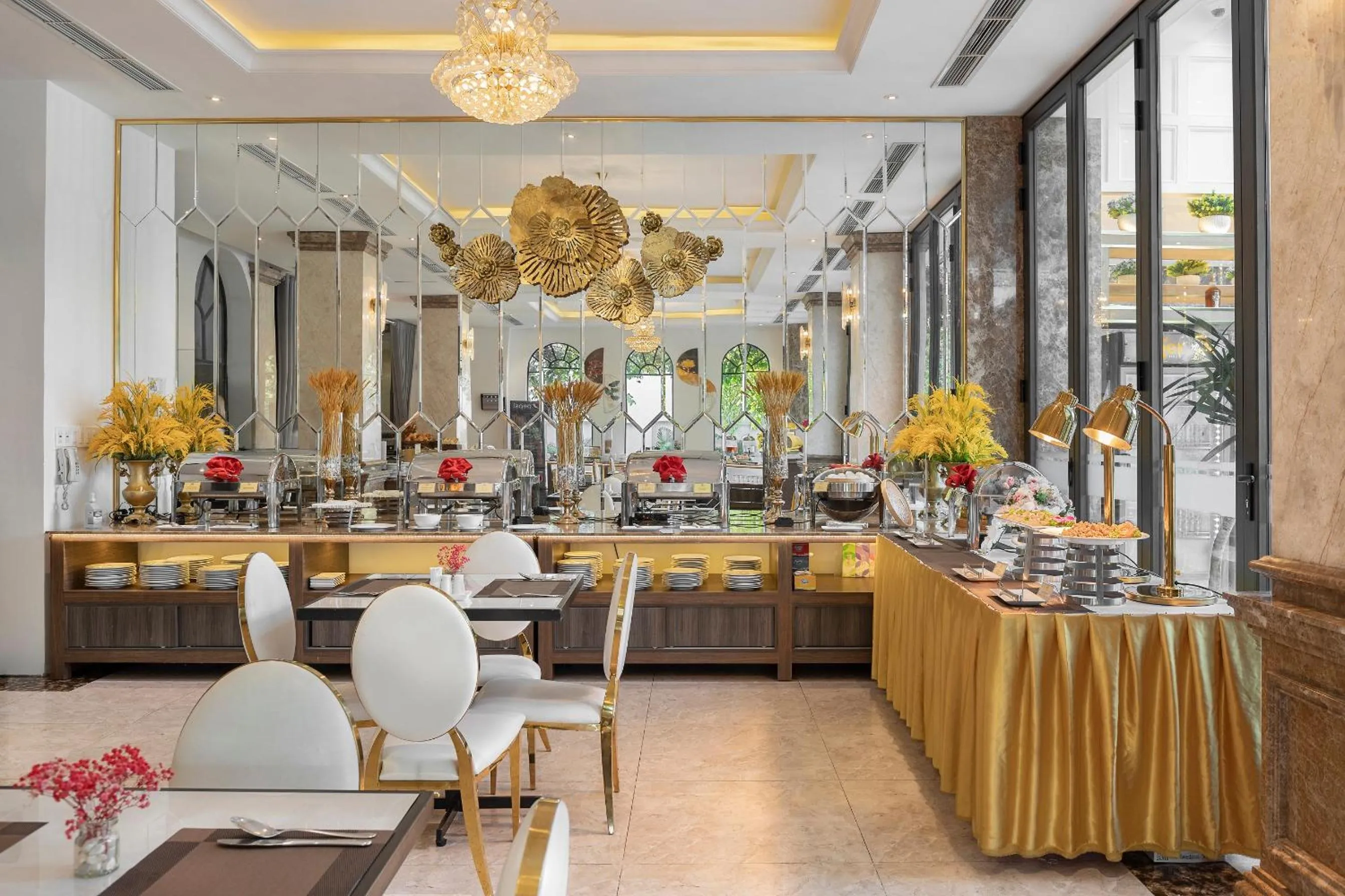 Buffet breakfast in ELIZABETH HOTEL