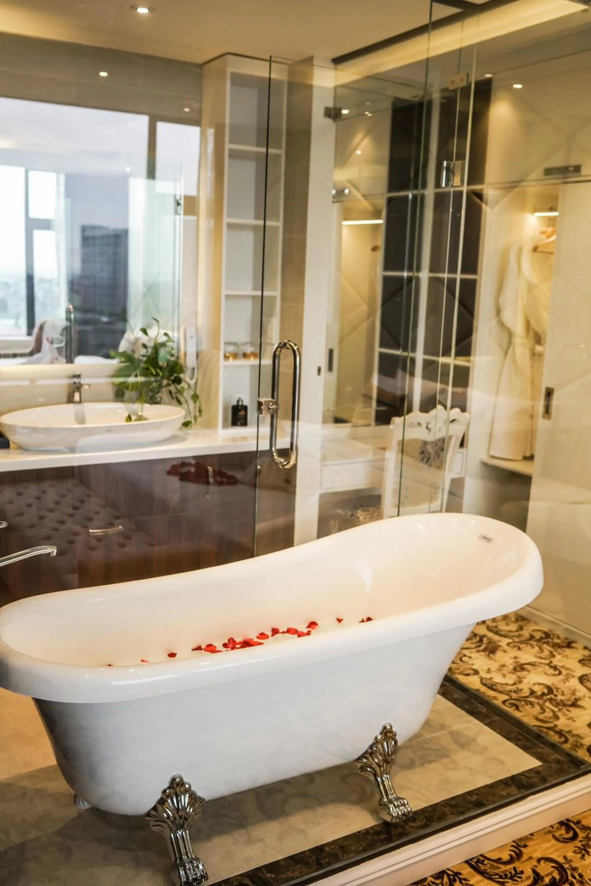 Bathroom in ELIZABETH HOTEL