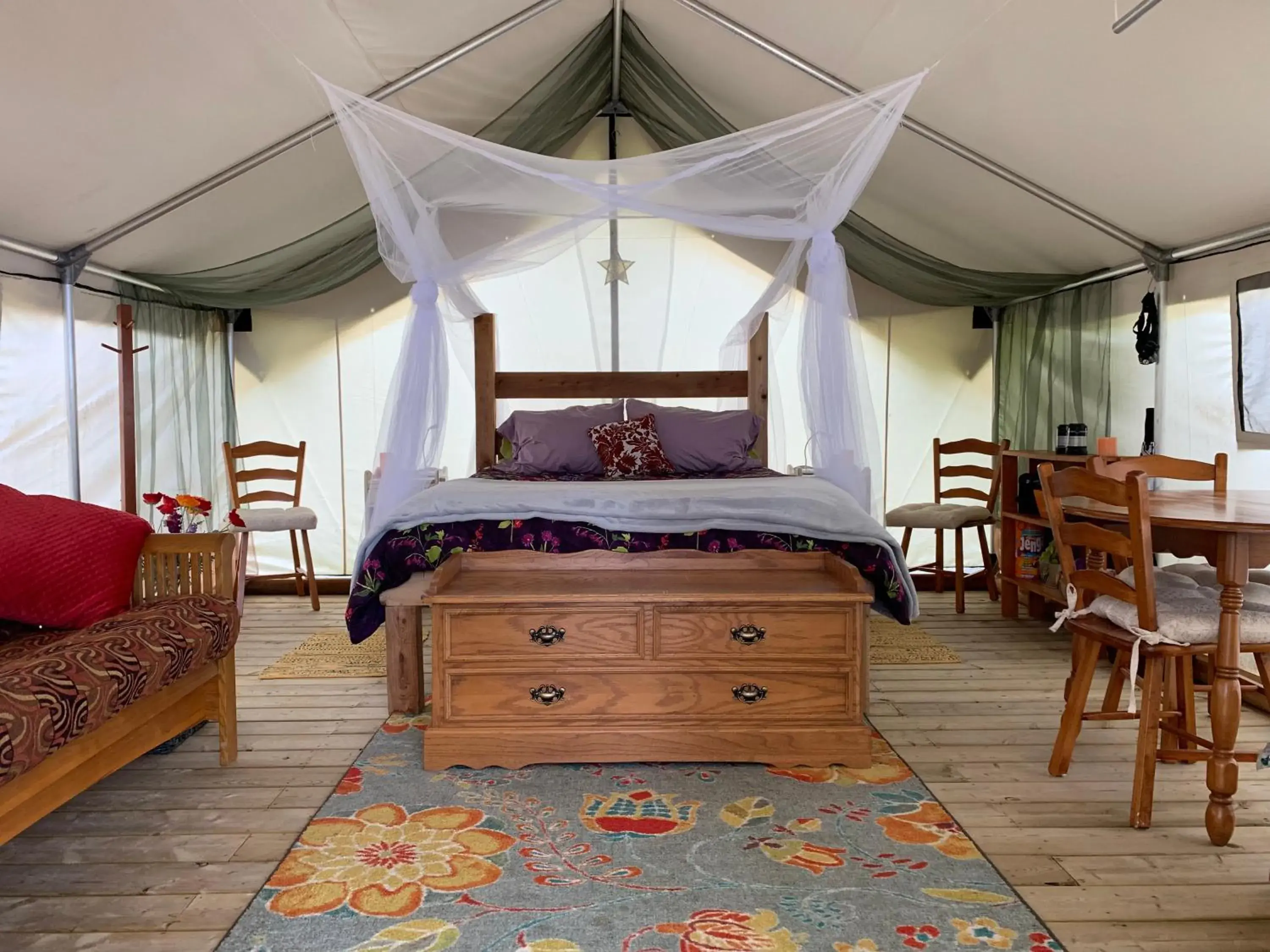 So Damn Lucky Glamping So Damn Lucky Glamping