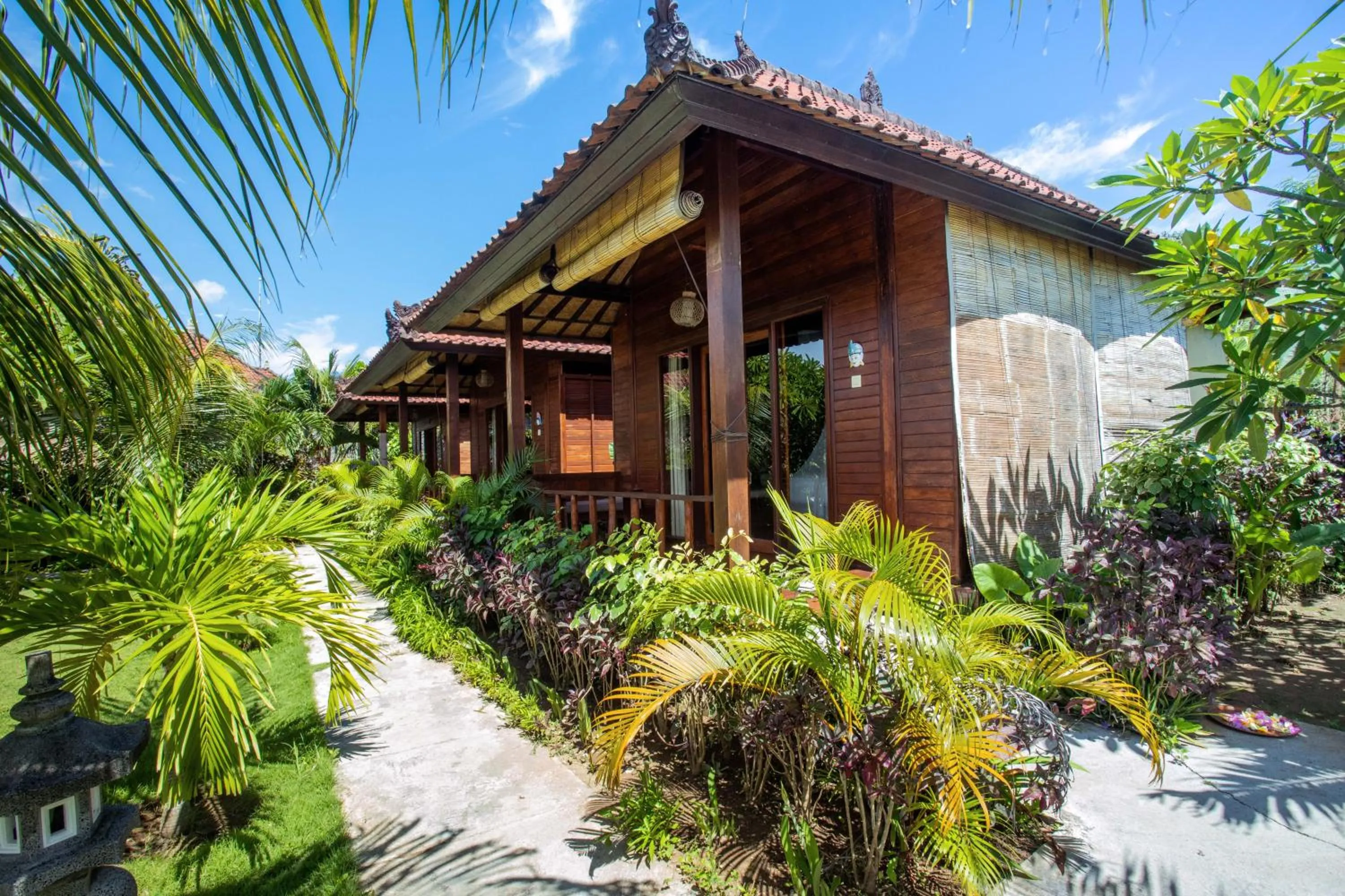 Property building in D'Muncuk Huts Lembongan