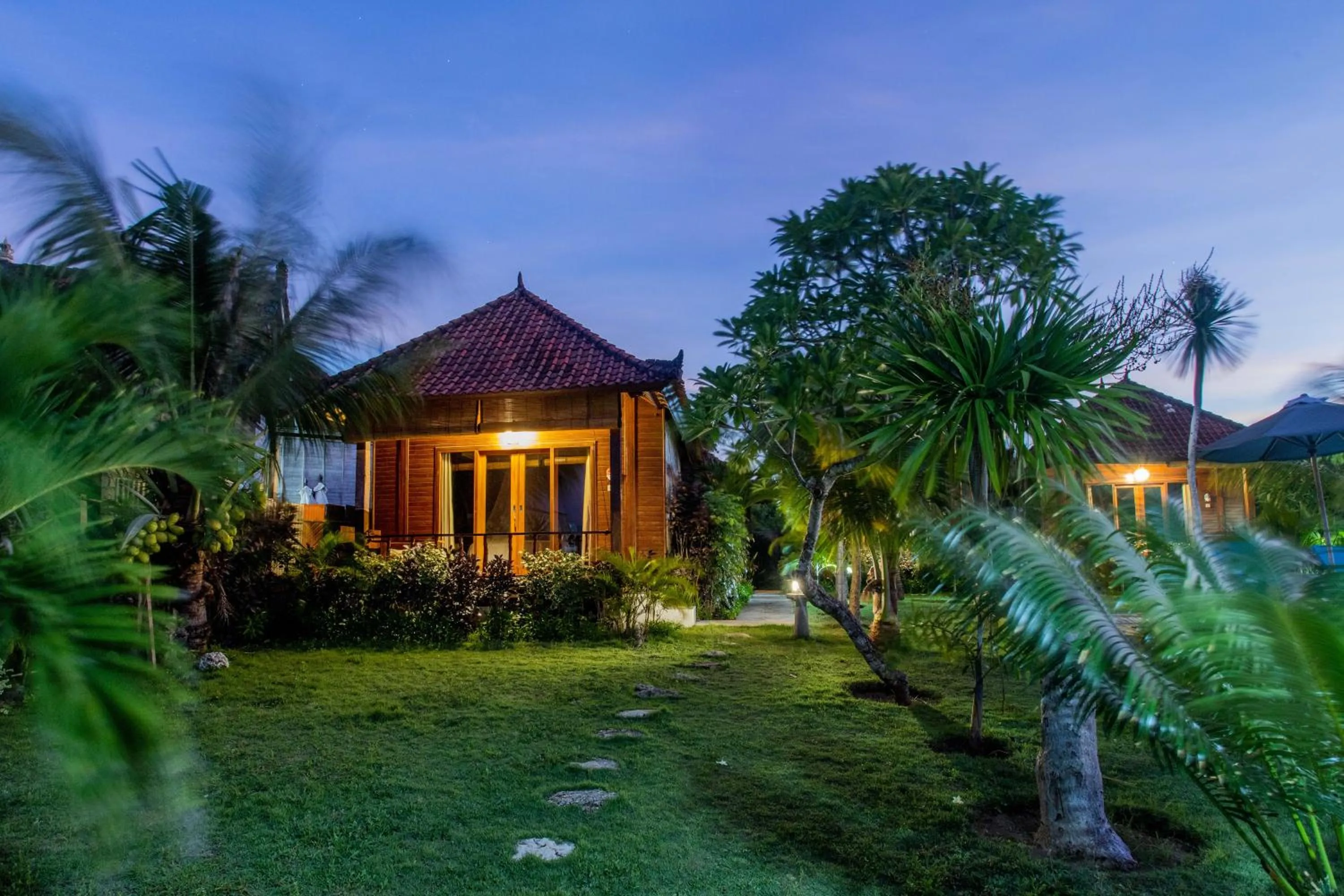 Property building in D'Muncuk Huts Lembongan