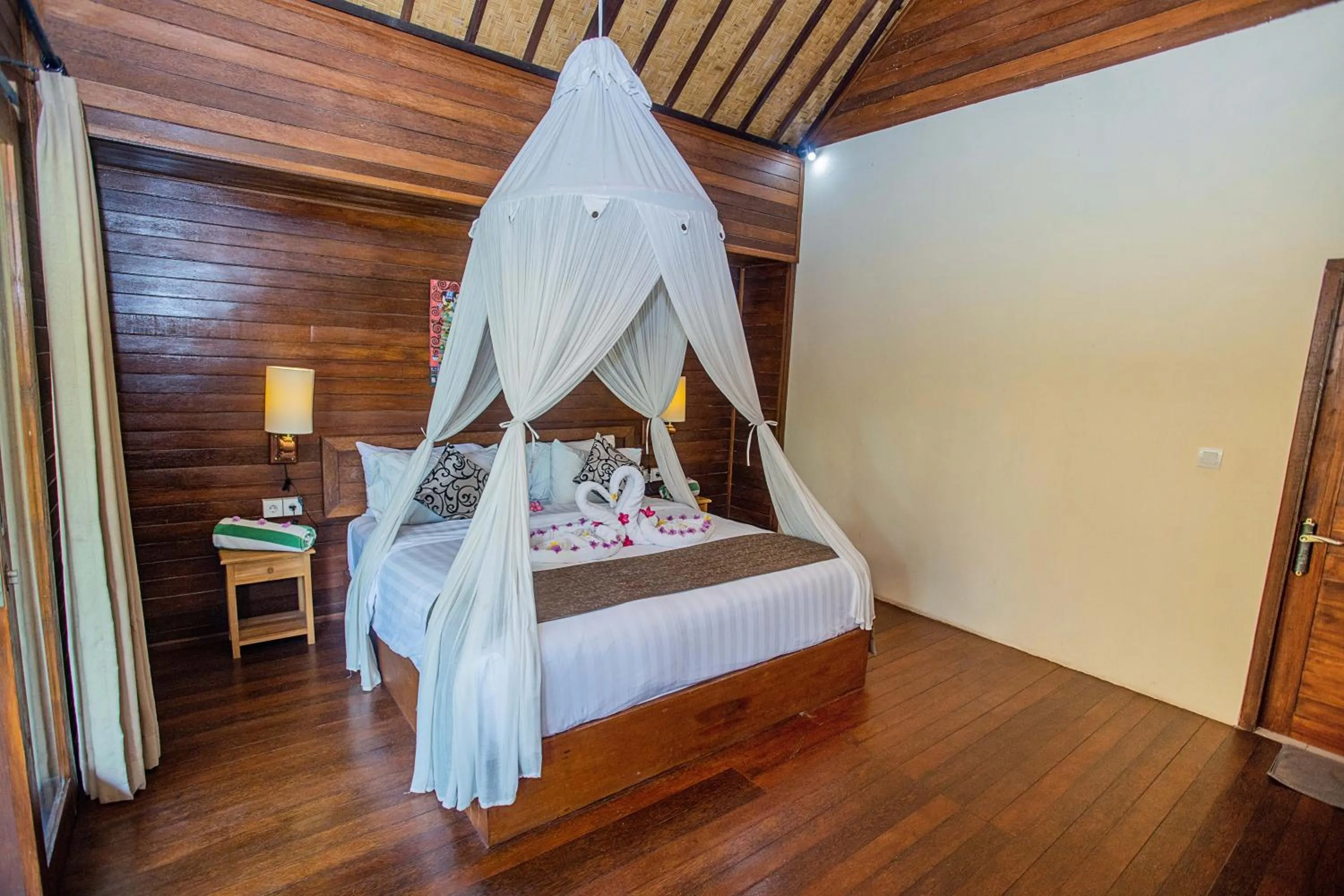 Bedroom, Bed in D'Muncuk Huts Lembongan