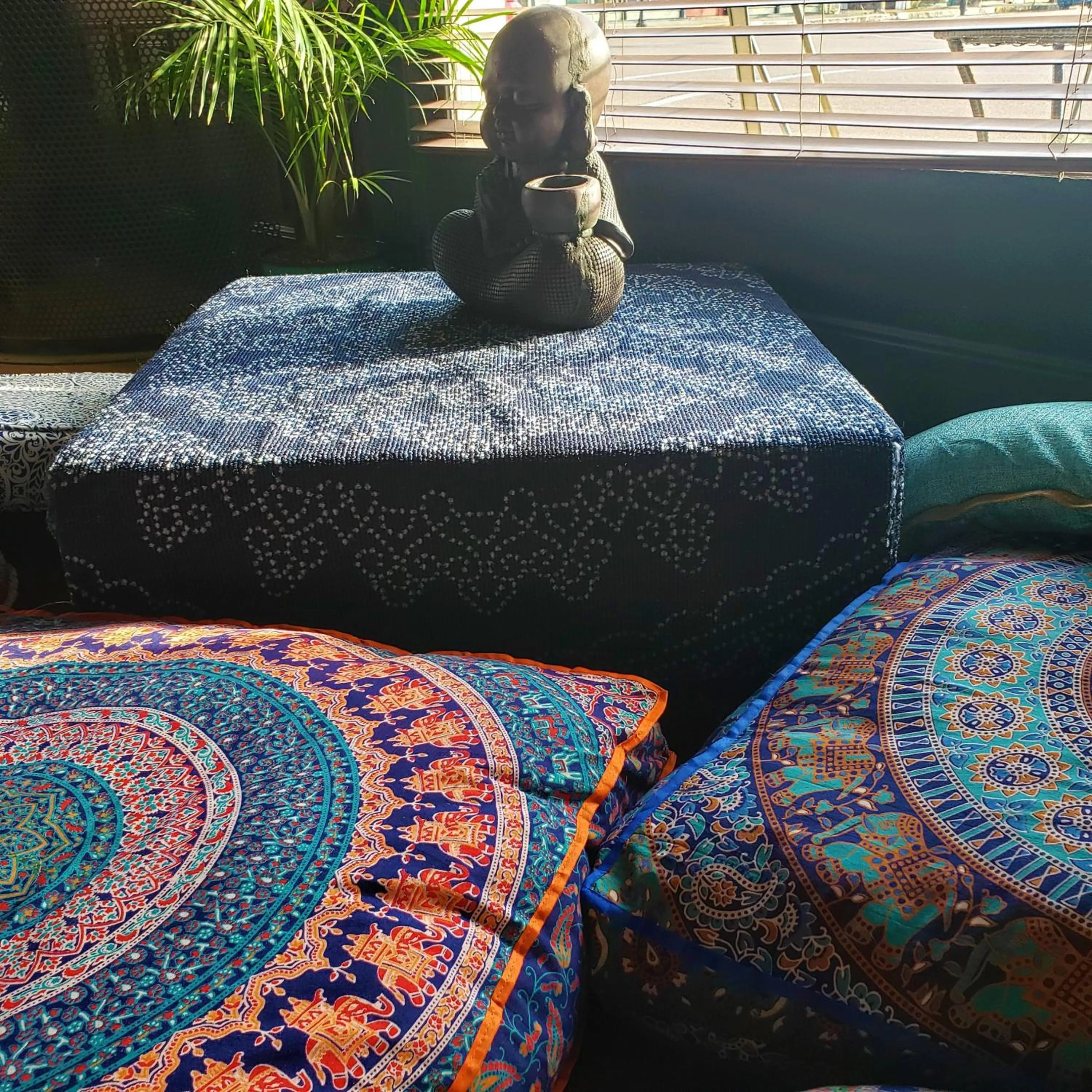 Communal lounge/ TV room, Bed in HOSTEL Auberge Clarksdale