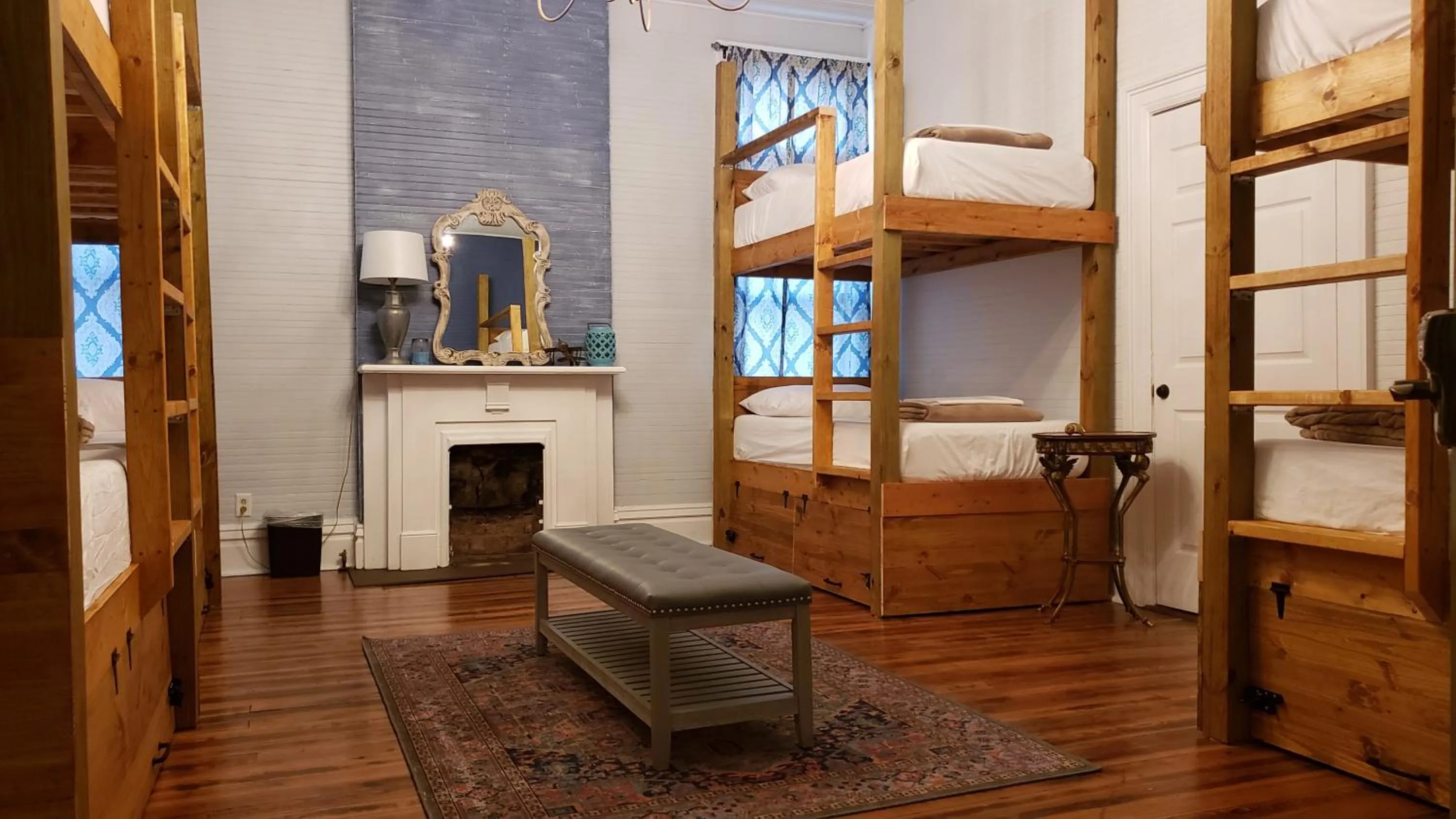 Photo of the whole room in HOSTEL Auberge Clarksdale