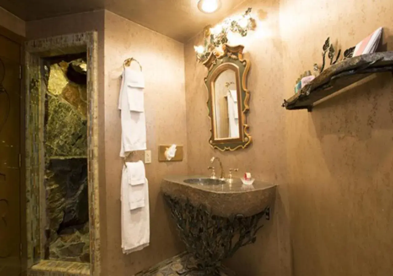 Rocky Mountain in Madonna Inn Rocky Mountain in Madonna Inn