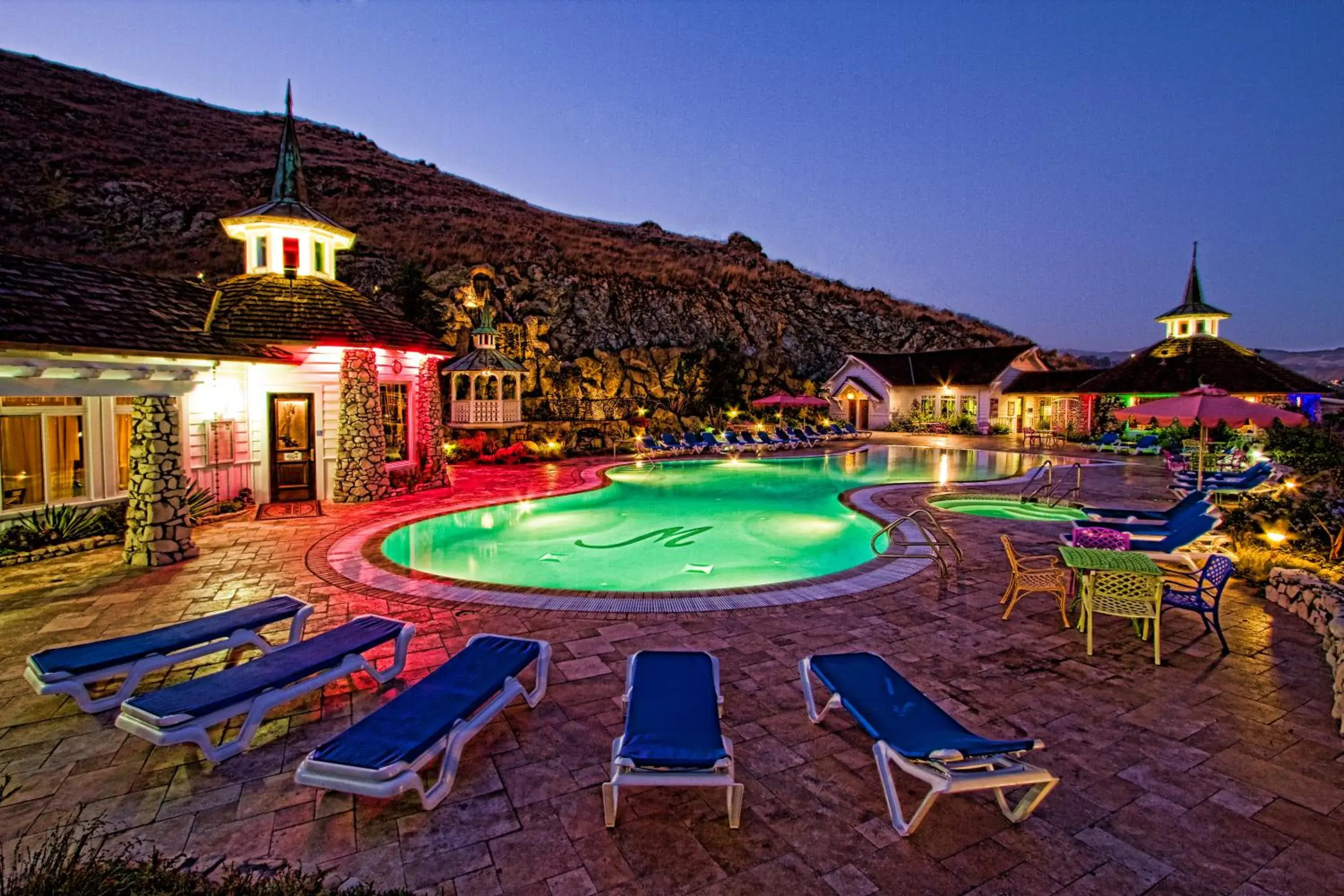 Swimming pool in Madonna Inn Swimming pool in Madonna Inn