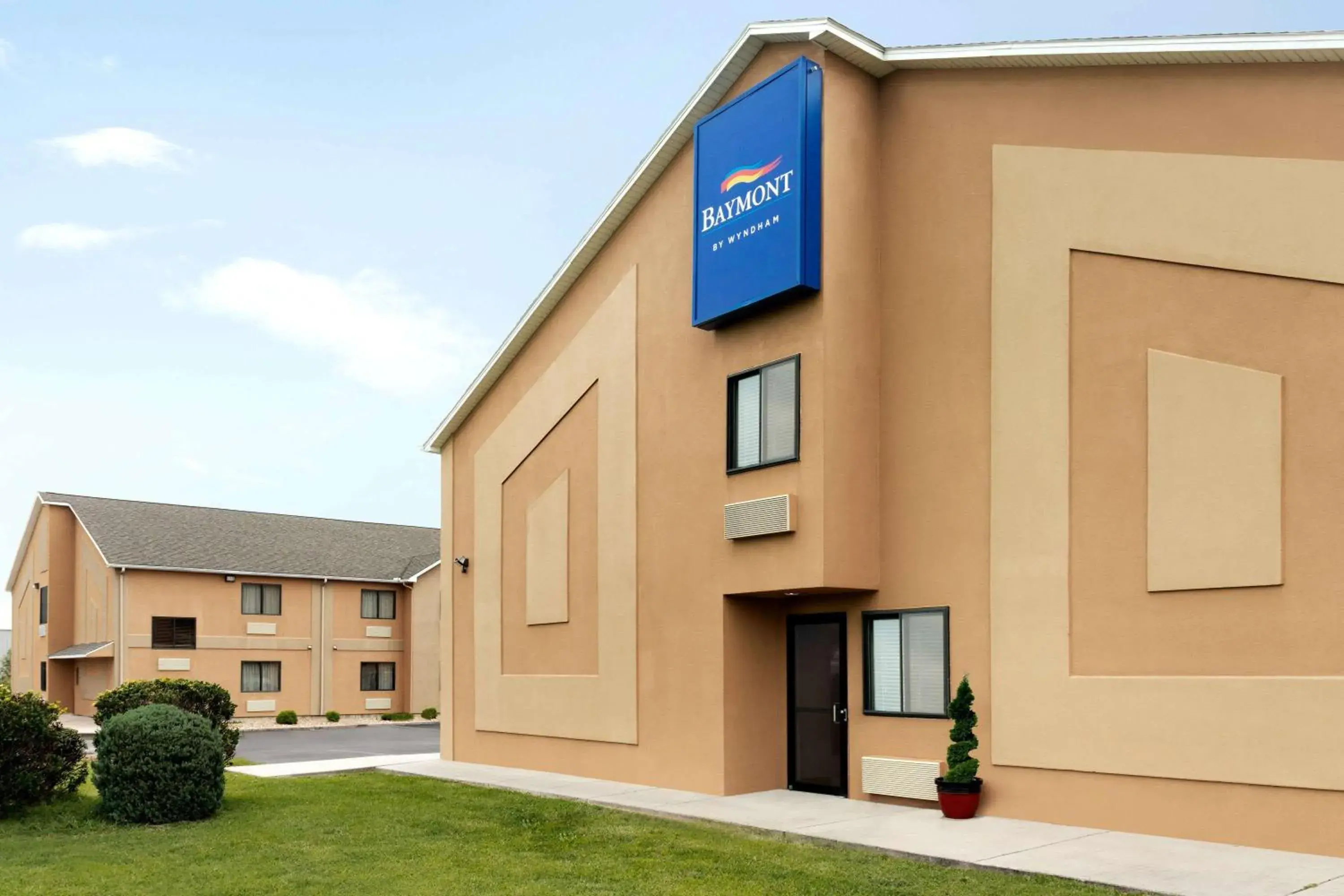 Property building in Travelodge by Wyndham Dexter Property building in Travelodge by Wyndham Dexter
