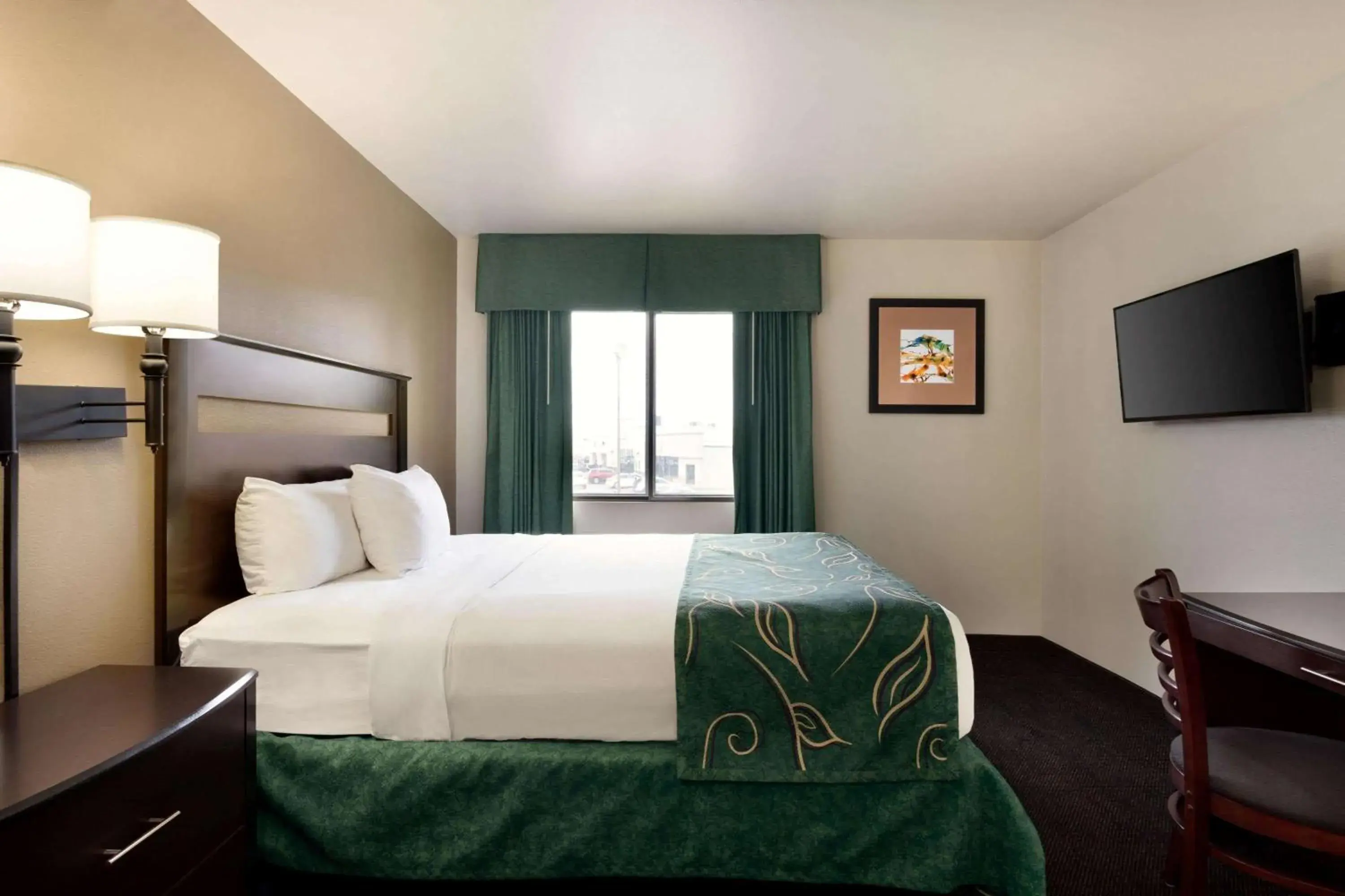 Photo of the whole room, Bed in Travelodge by Wyndham Dexter Photo of the whole room, Bed in Travelodge by Wyndham Dexter