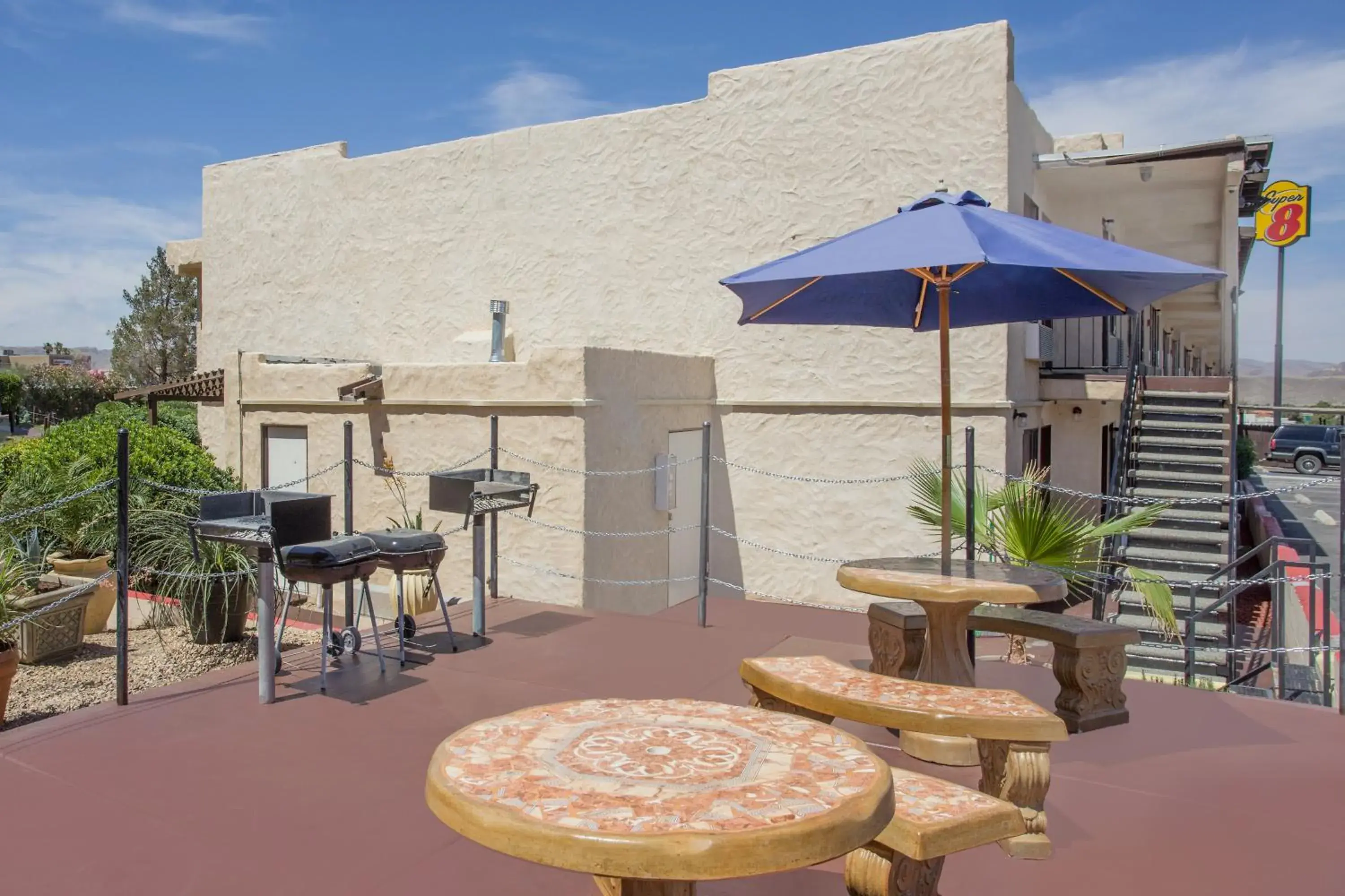BBQ facilities in Super 8 by Wyndham Barstow BBQ facilities in Super 8 by Wyndham Barstow
