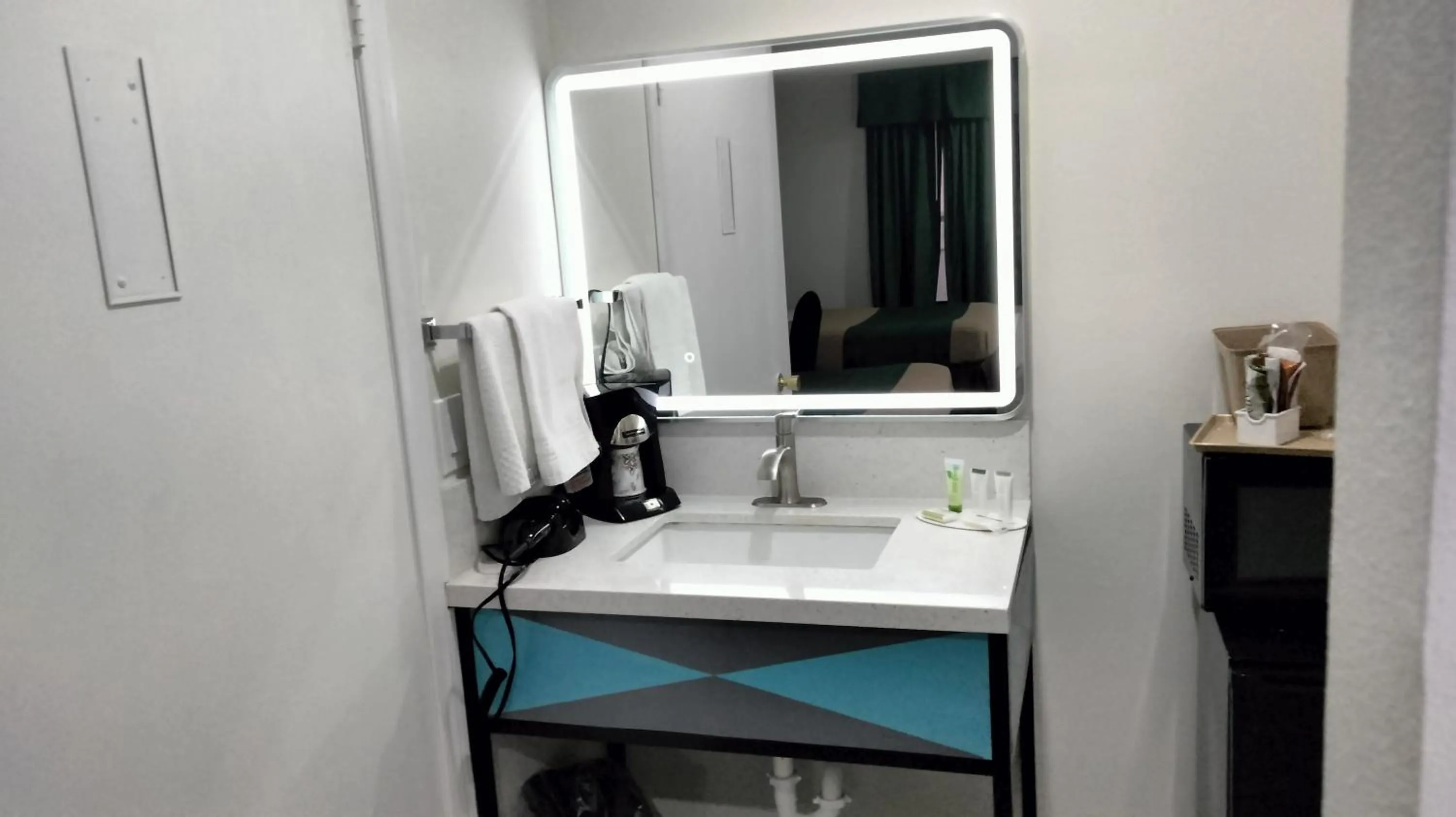 Super 8 by Wyndham Barstow