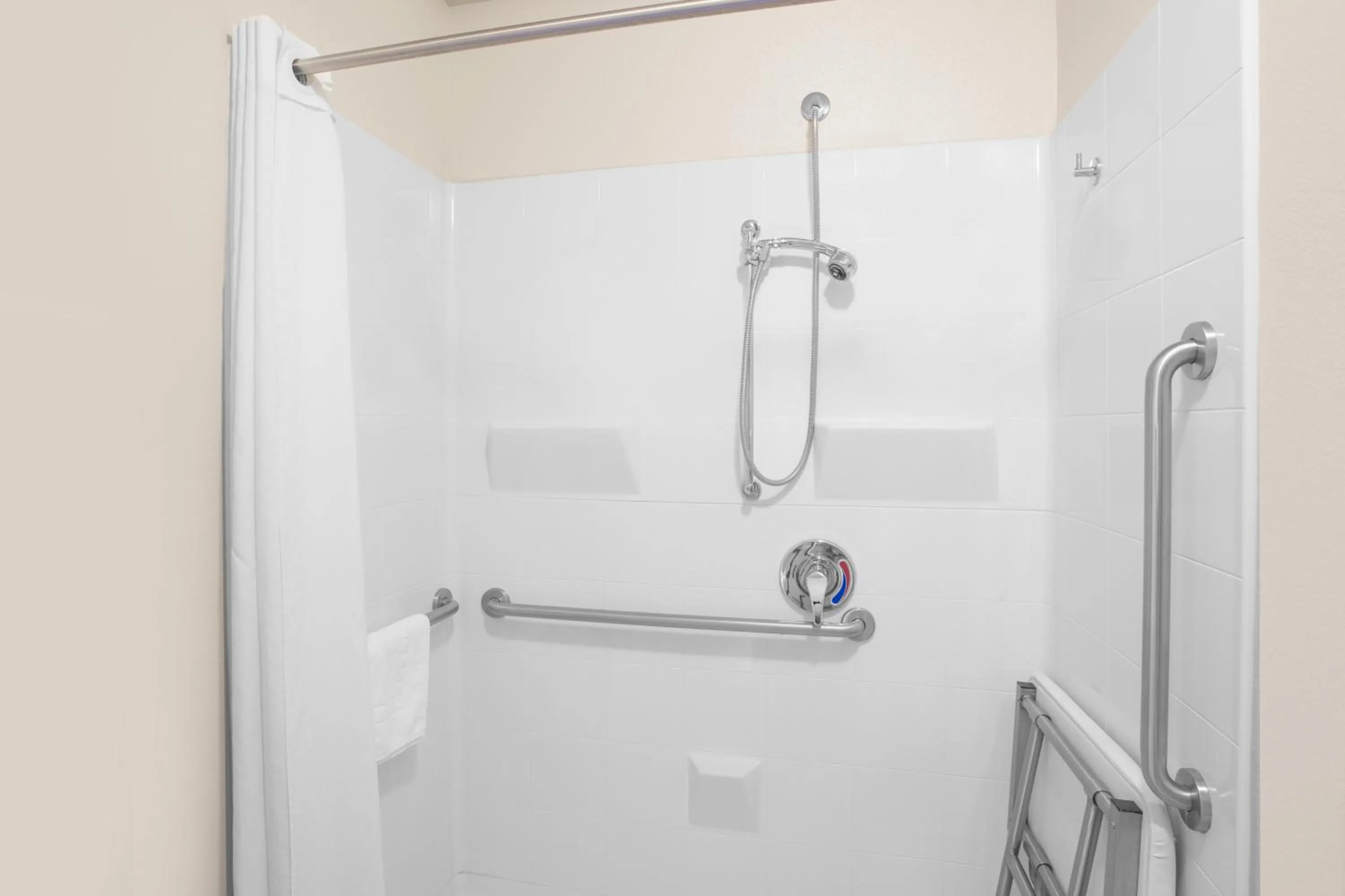 Shower in Super 8 by Wyndham Barstow