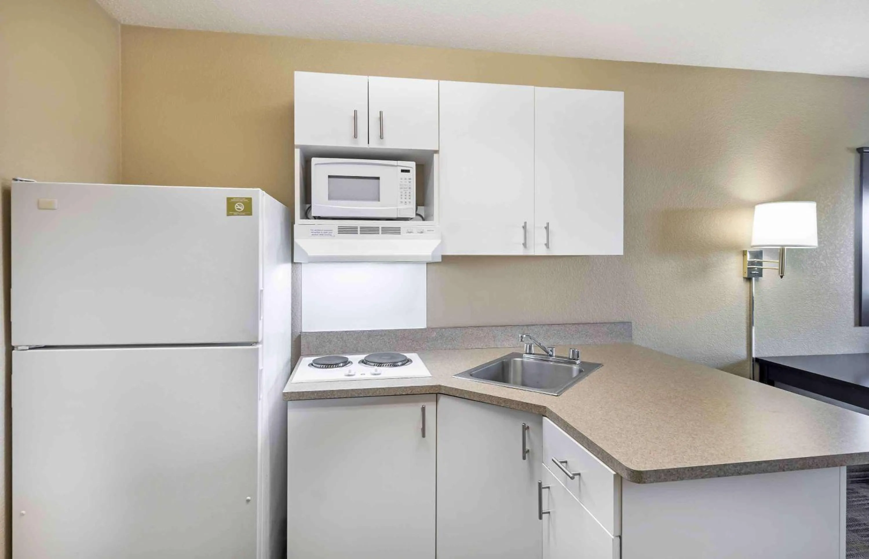 Kitchen or kitchenette in Extended Stay America Suites - Tacoma - South