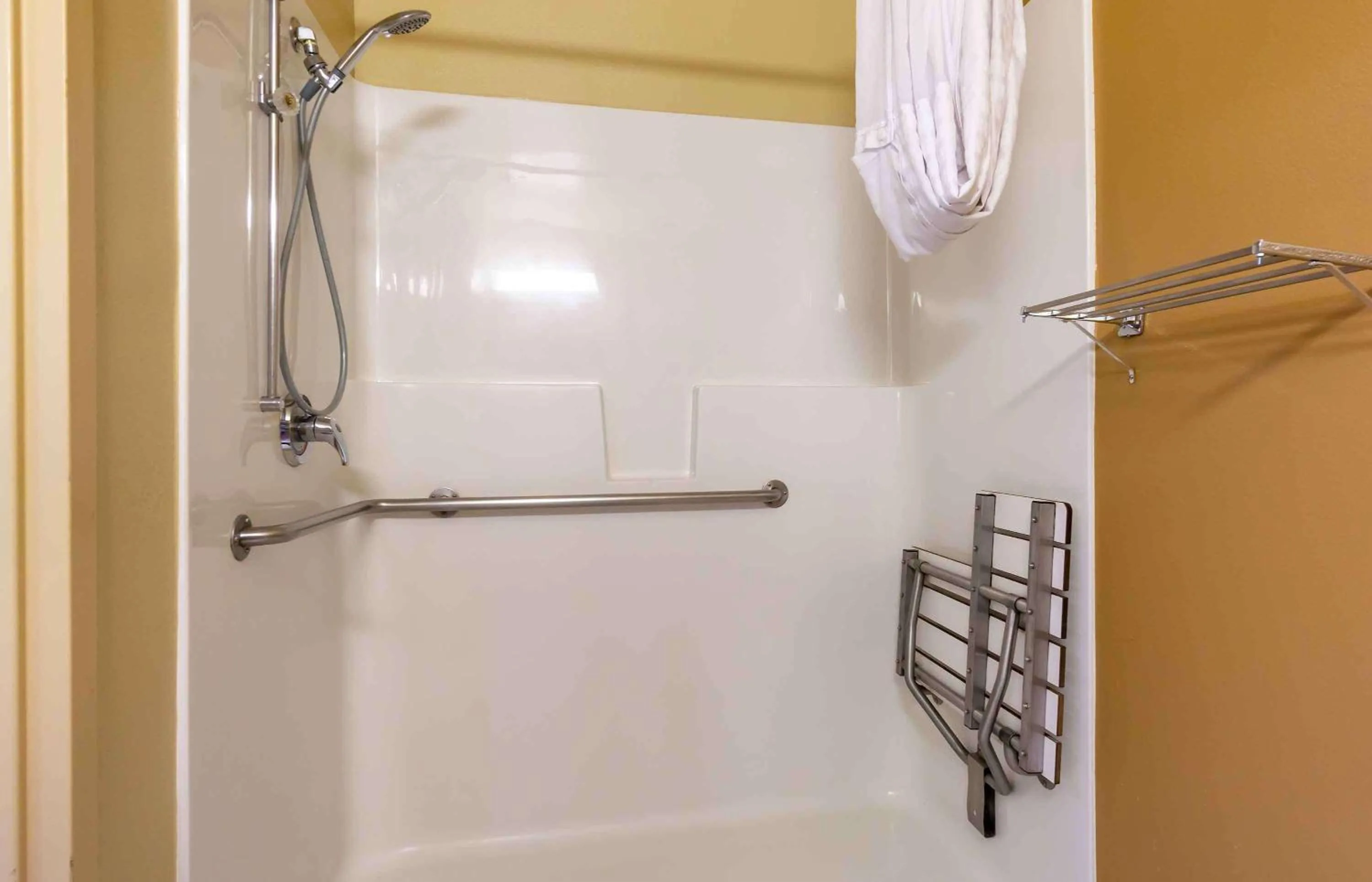 Bathroom in Extended Stay America Suites - Seattle - Lynnwood