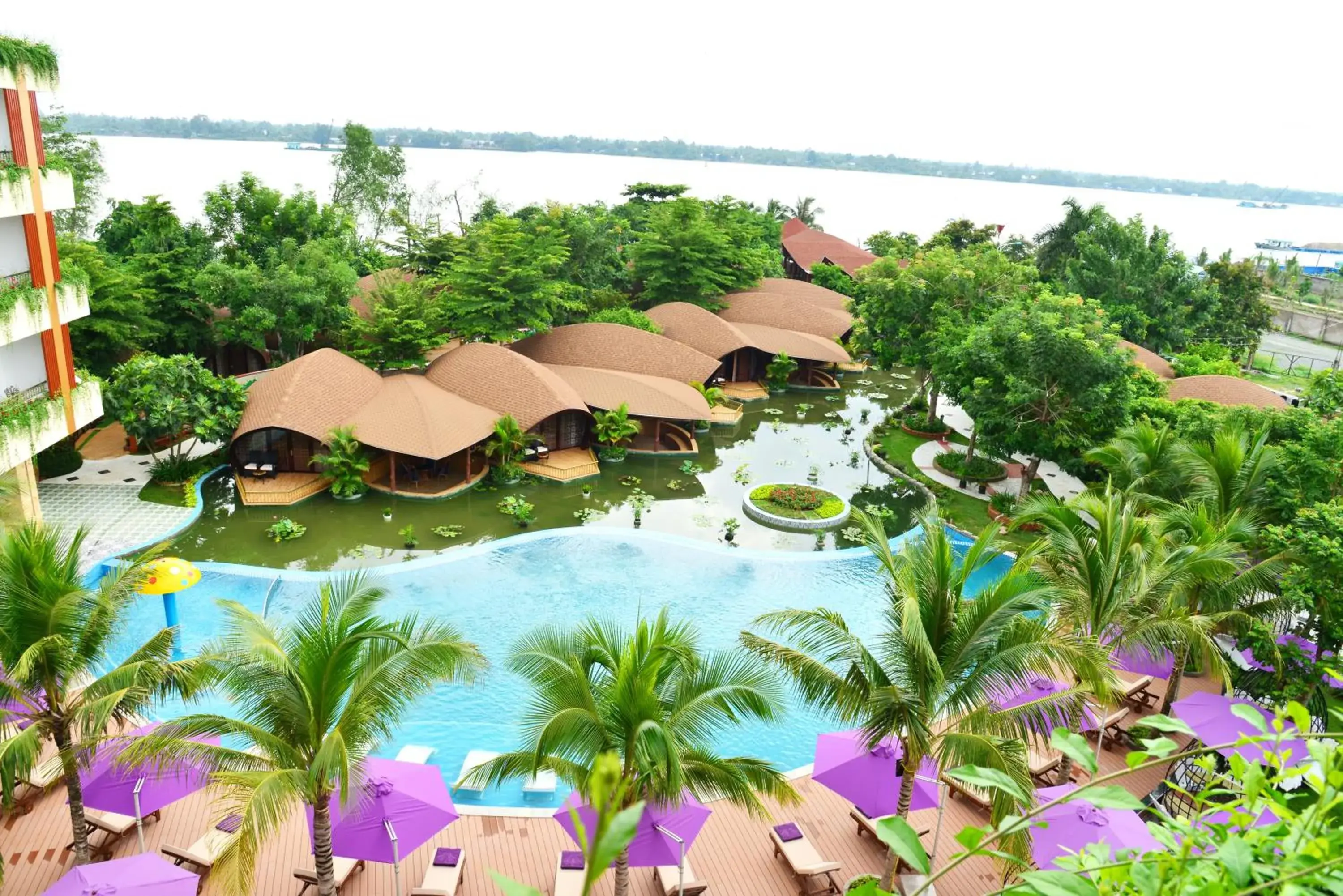 Pool view in Con Khuong Resort Can Tho Pool view in Con Khuong Resort Can Tho