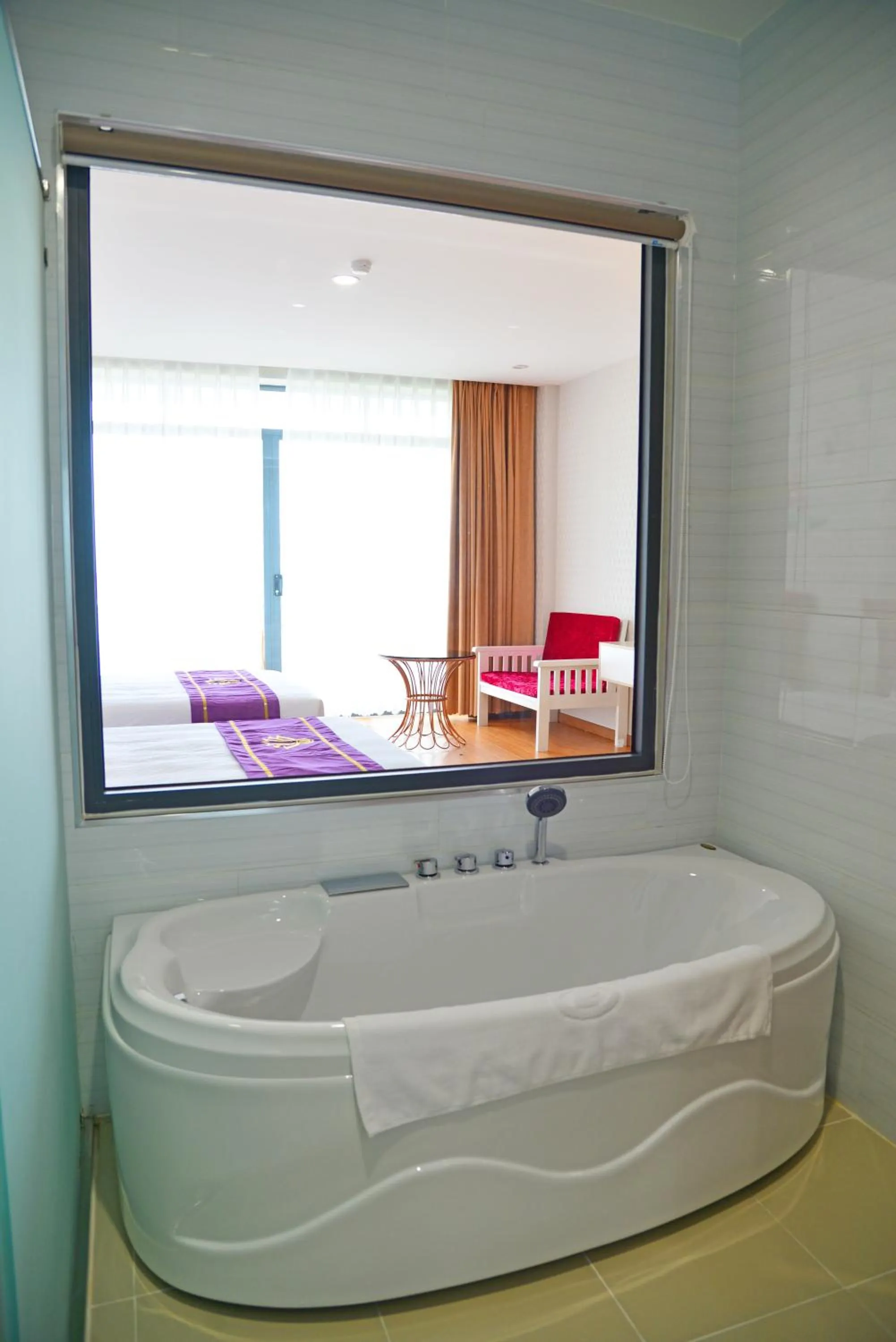 Shower, Bed in Con Khuong Resort Can Tho