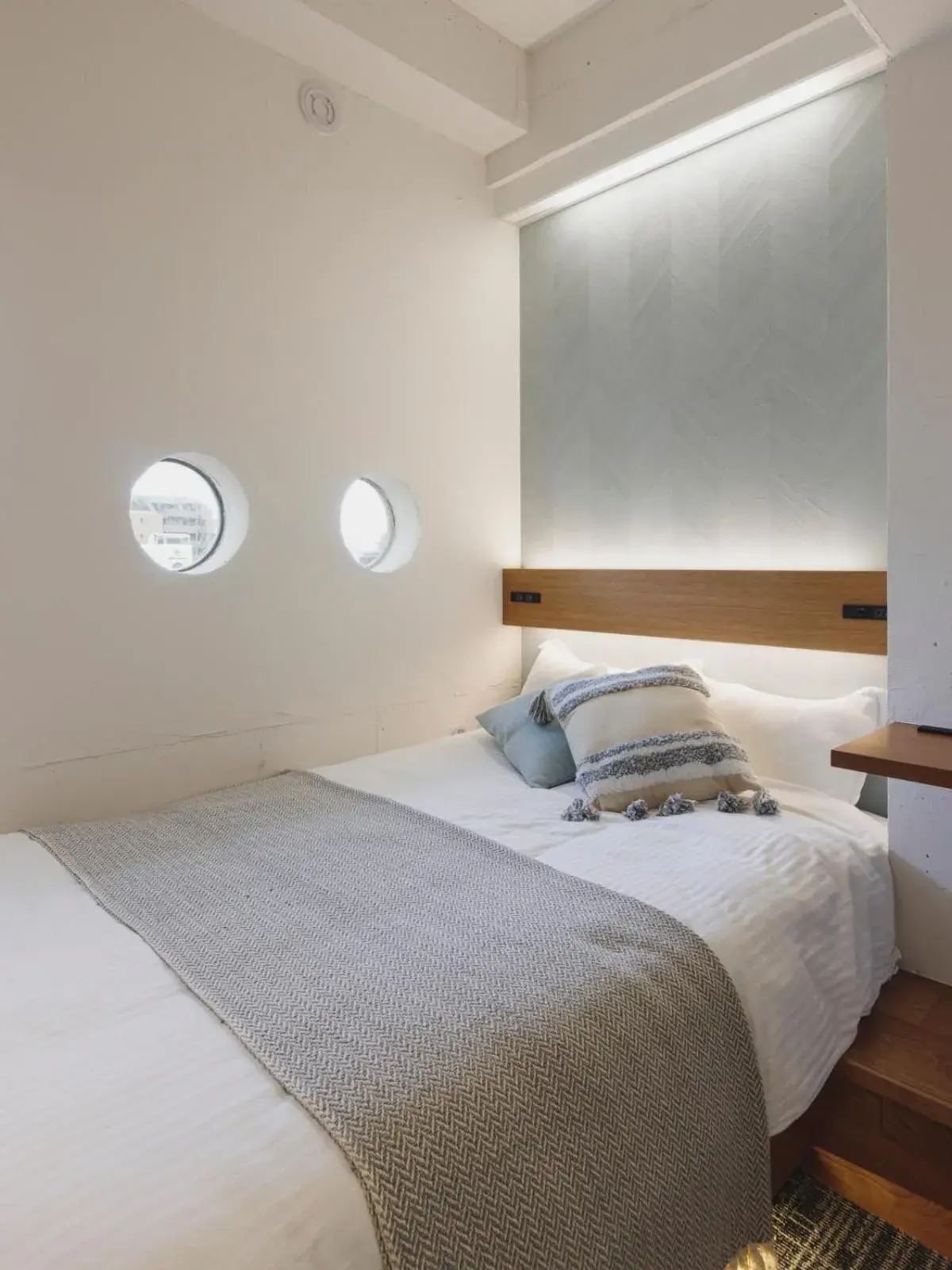 Economy Quadruple Room with Shared Bathroom in 3rd PLACE by HIDEOUT Economy Quadruple Room with Shared Bathroom in 3rd PLACE by HIDEOUT